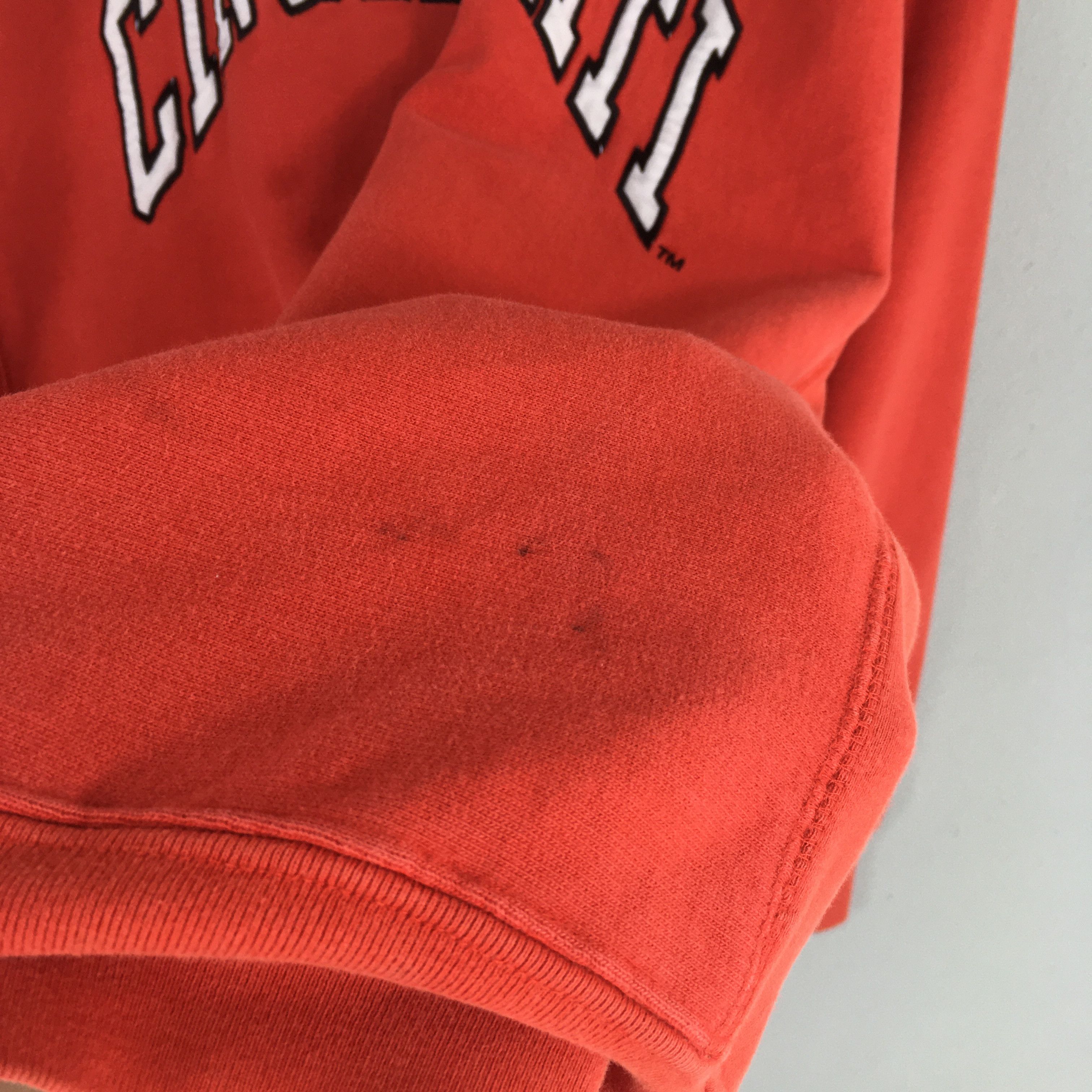NCAA × Vintage Vintage Cincinnati Bearcats NCAA Red Sweatshirt Large Size US L / EU 52-54 / 3 - 4 Thumbnail