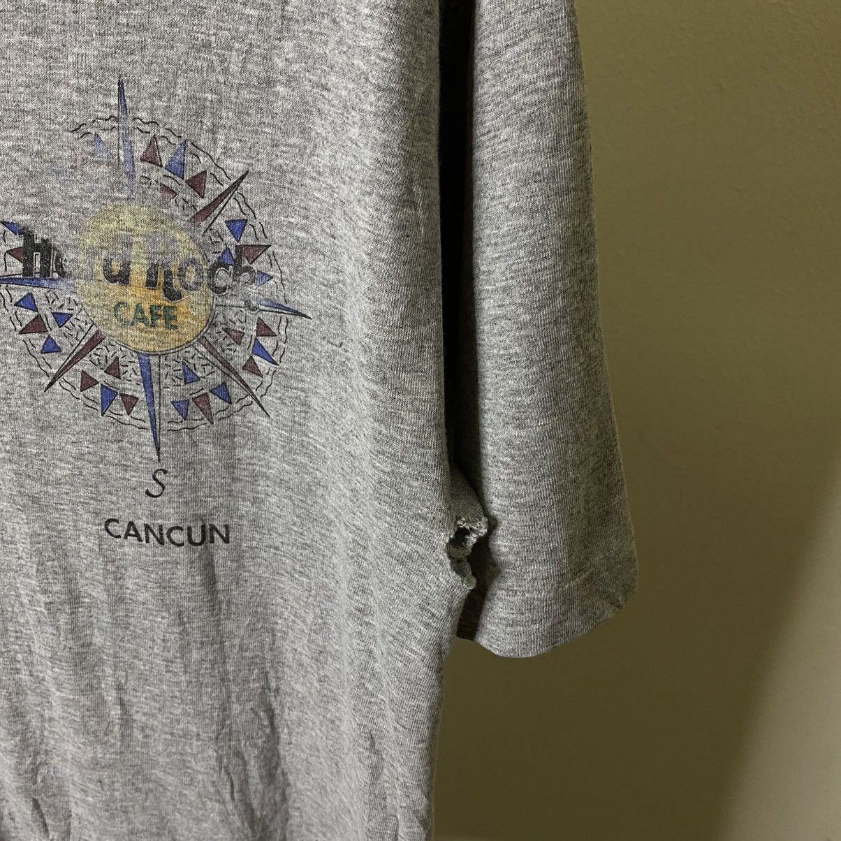 Hard Rock Cafe Vintage 1990s HRC Cancun Nice Back Graphic T Shirt Size US M / EU 48-50 / 2 - 7 Thumbnail