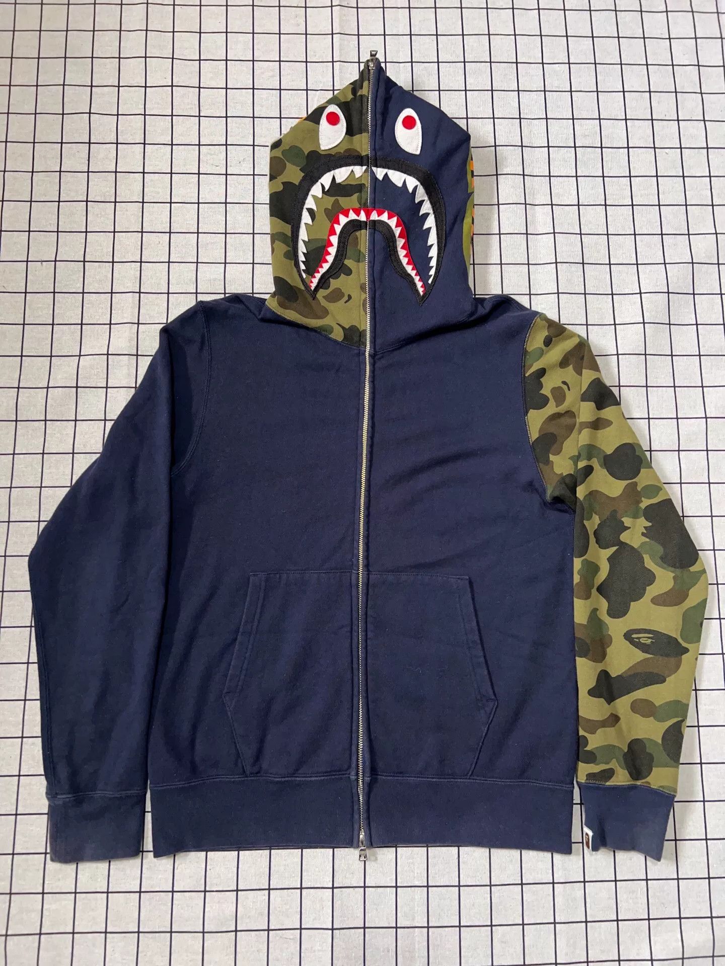 Bape Bape Shark Camo Multi Light Jacket m Men Size US M / EU 48-50 / 2 - 1 Thumbnail