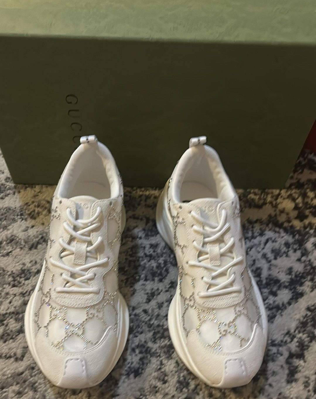 Gucci Gucci Run Sneakers GG Crystal White size 37 Size US 7 / IT 37 - 2 Thumbnail