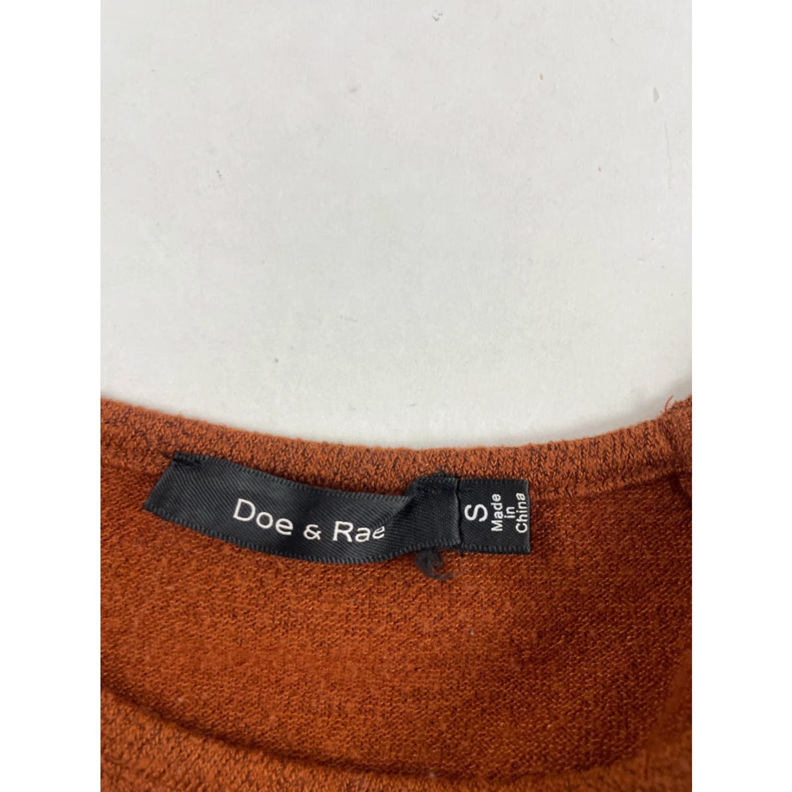 Vintage Doe & Rae Sweater Womens Small Orange Floral Sleeve Crew Neck Pullover Size S / US 4 / IT 40 - 7 Thumbnail