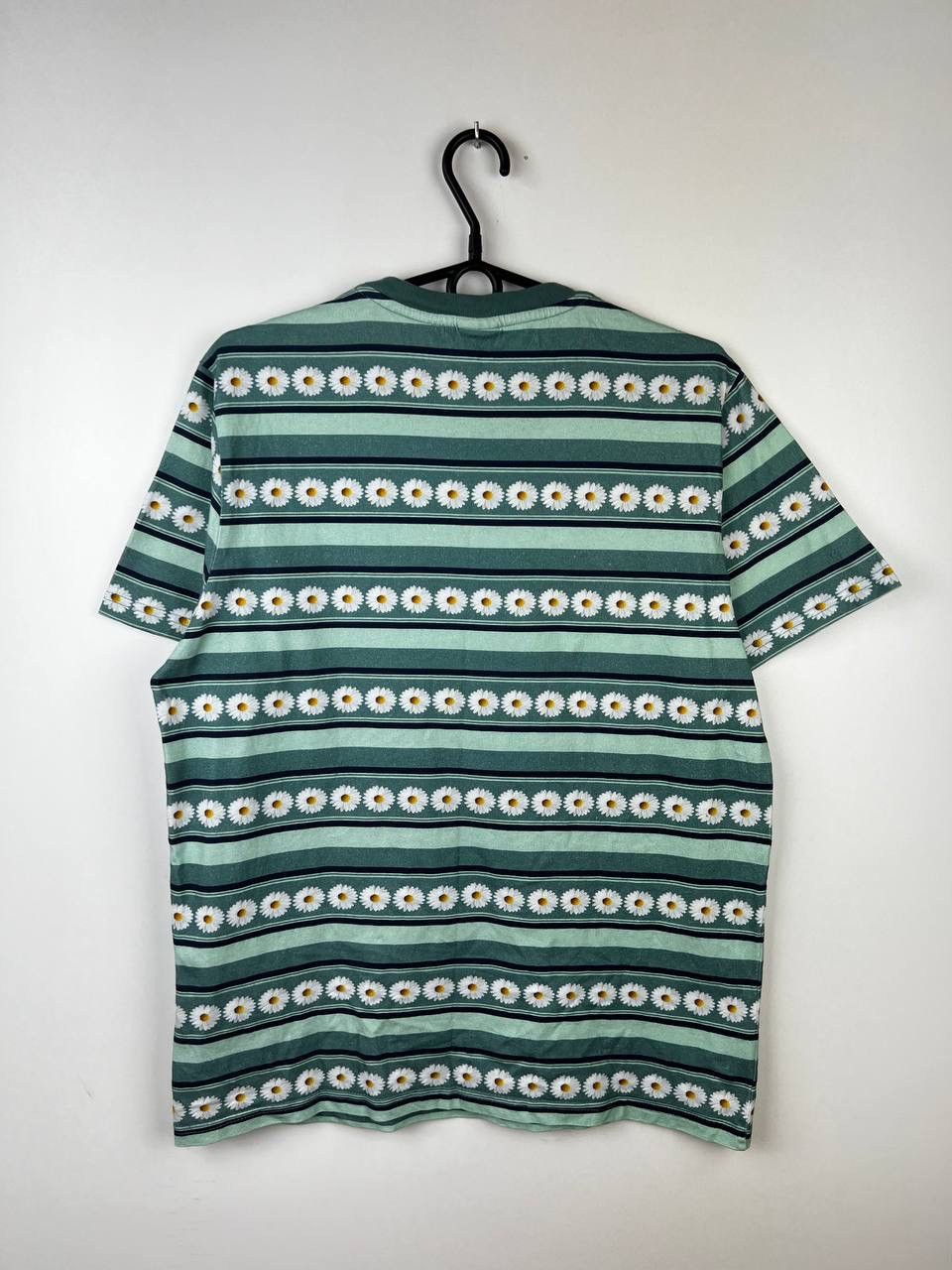 Huf Huf flowers streetwear t-shirts size M Size US M / EU 48-50 / 2 - 2 Thumbnail