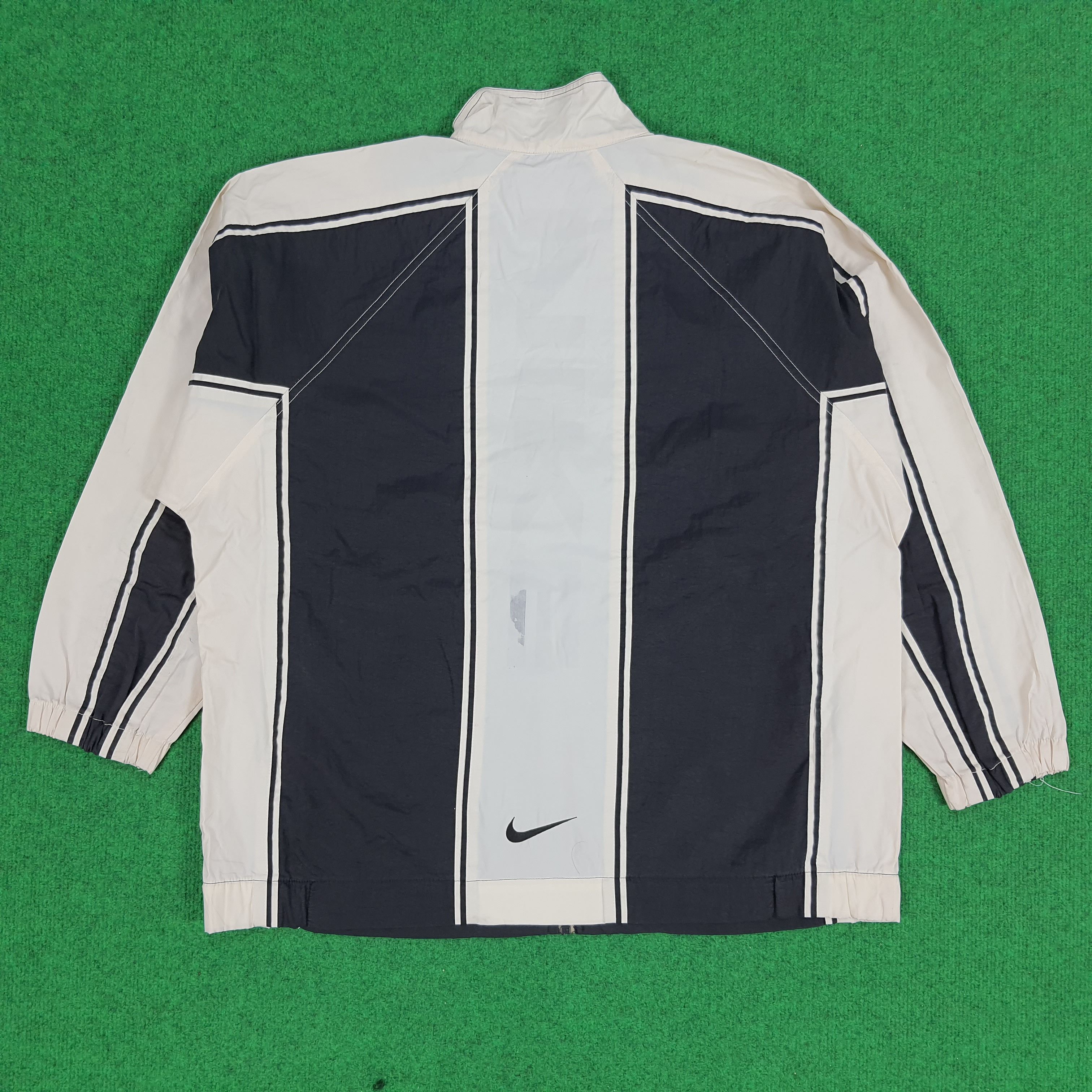 Nike × Vintage Vintage Nike Streetwear Jacket Size US L / EU 52-54 / 3 - 3 Thumbnail