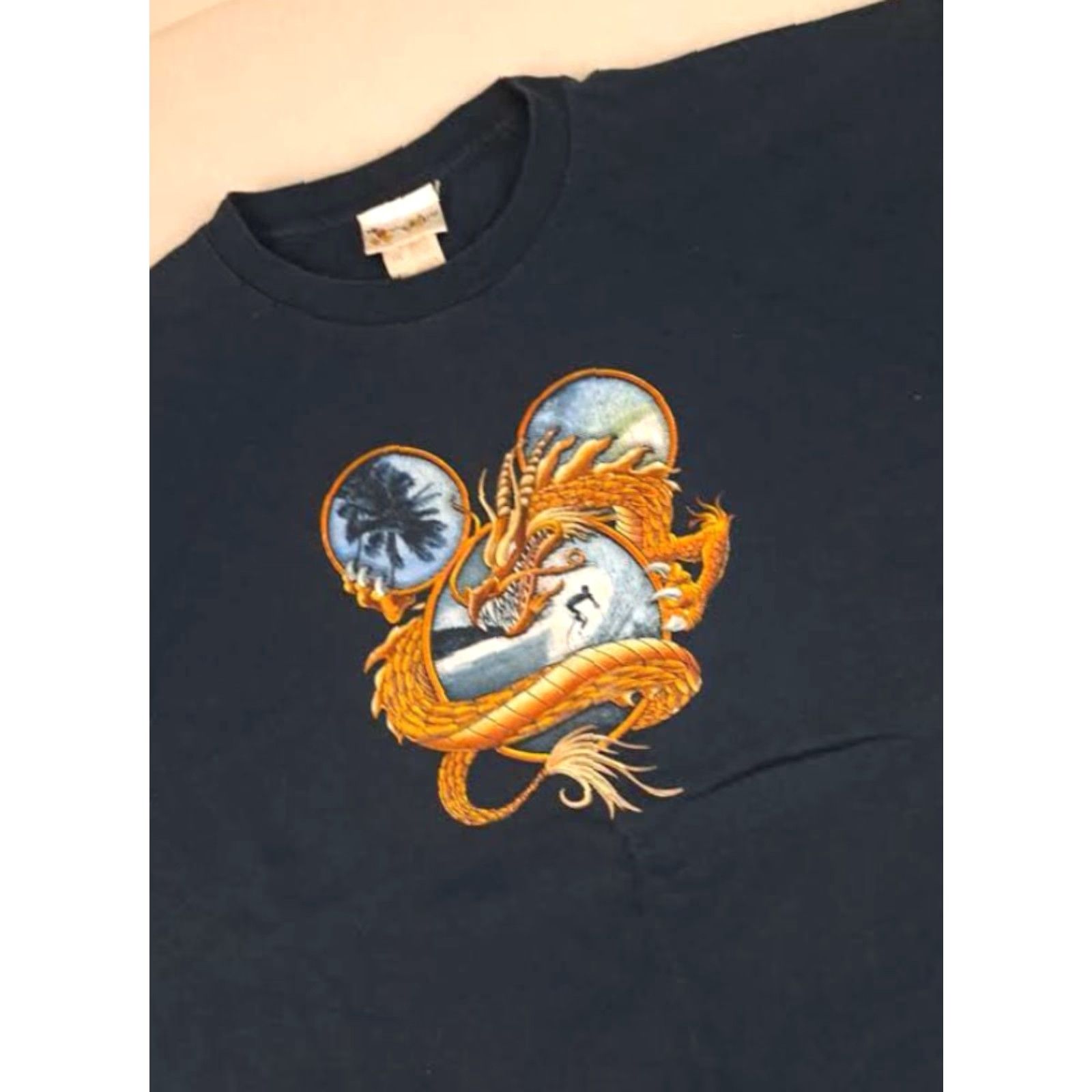 Vintage VINTAGE Year of the Dragon Walt Disney World T-Shirt 2XL Crew Neck Short Sleeve Blue Canvas Disney 90s Theme Ride Unisex Adults Mens Womens Size US XXL / EU 58 / 5 - 2 Thumbnail