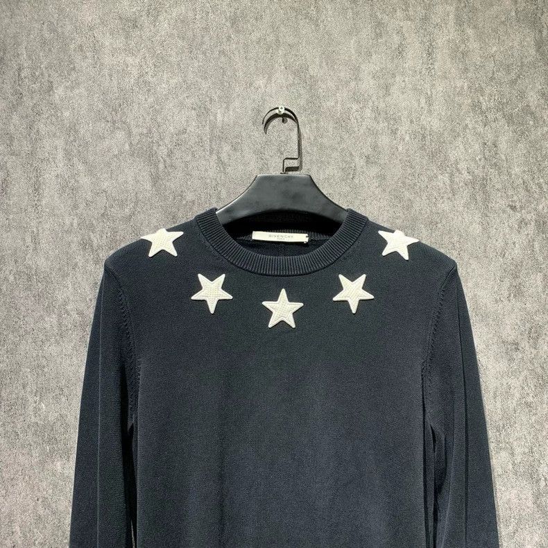 Givenchy Givenchy Collar Round Neck Hoodie 2506-Nextarrow Size US M / EU 48-50 / 2 - 6 Thumbnail