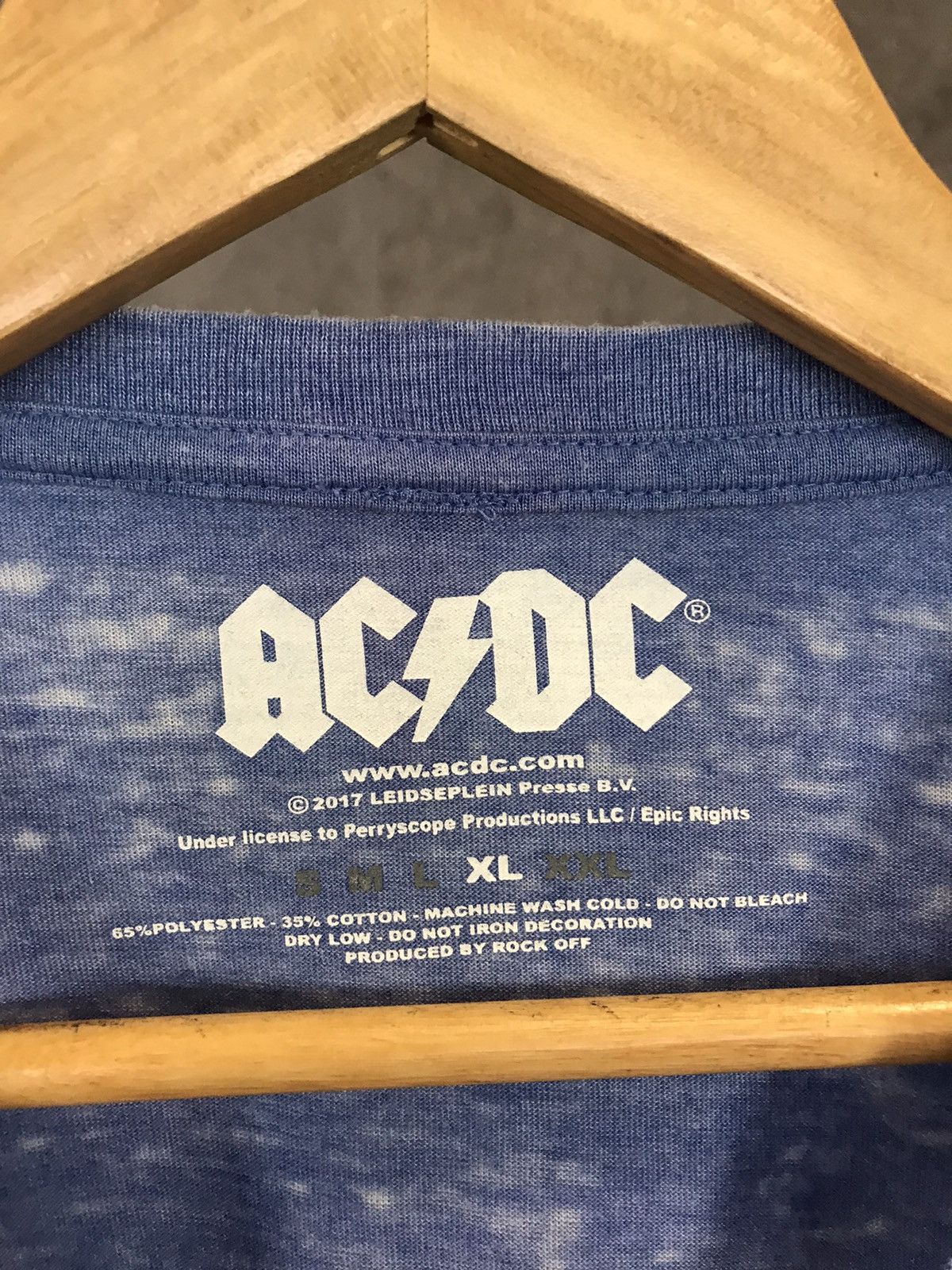 Band Tees AC/DC black ice rock band tee Size US XL / EU 56 / 4 - 4 Thumbnail
