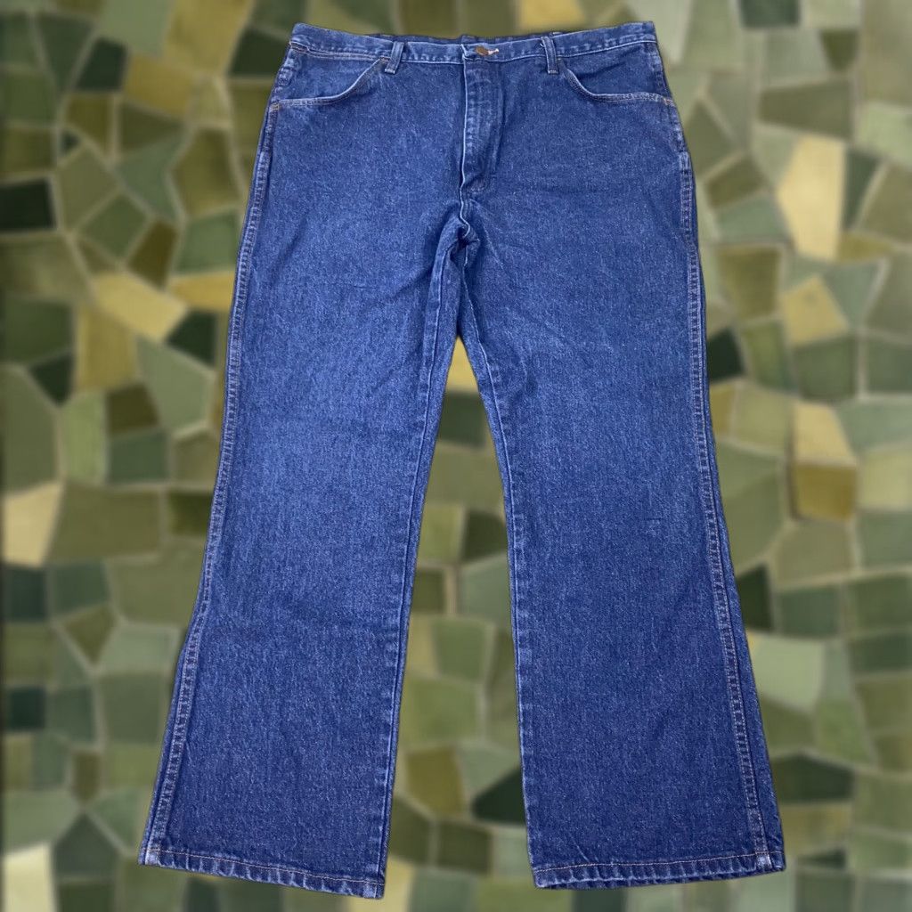 Wrangler Vtg Wrangler Jeans Mens 40x30 Straight Leg Classic Denim Cowboy Western 90s Jeans Mens Blue Solid Five Pocket Wrangler 945NAV Cowboy Mens Size US 40 / EU 56 - 1 Thumbnail