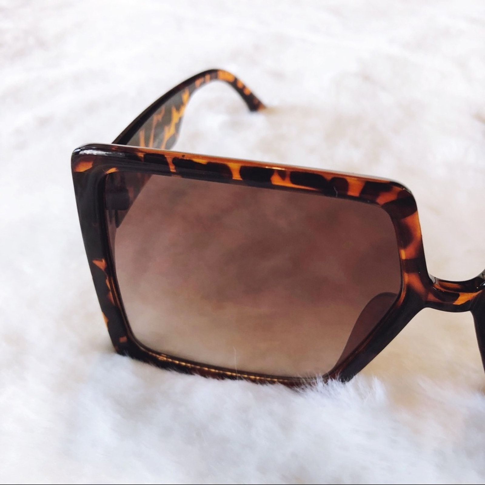 Other Molly Tortoise Brown Oversize Rectangle Sunglasses Size ONE SIZE - 6 Thumbnail