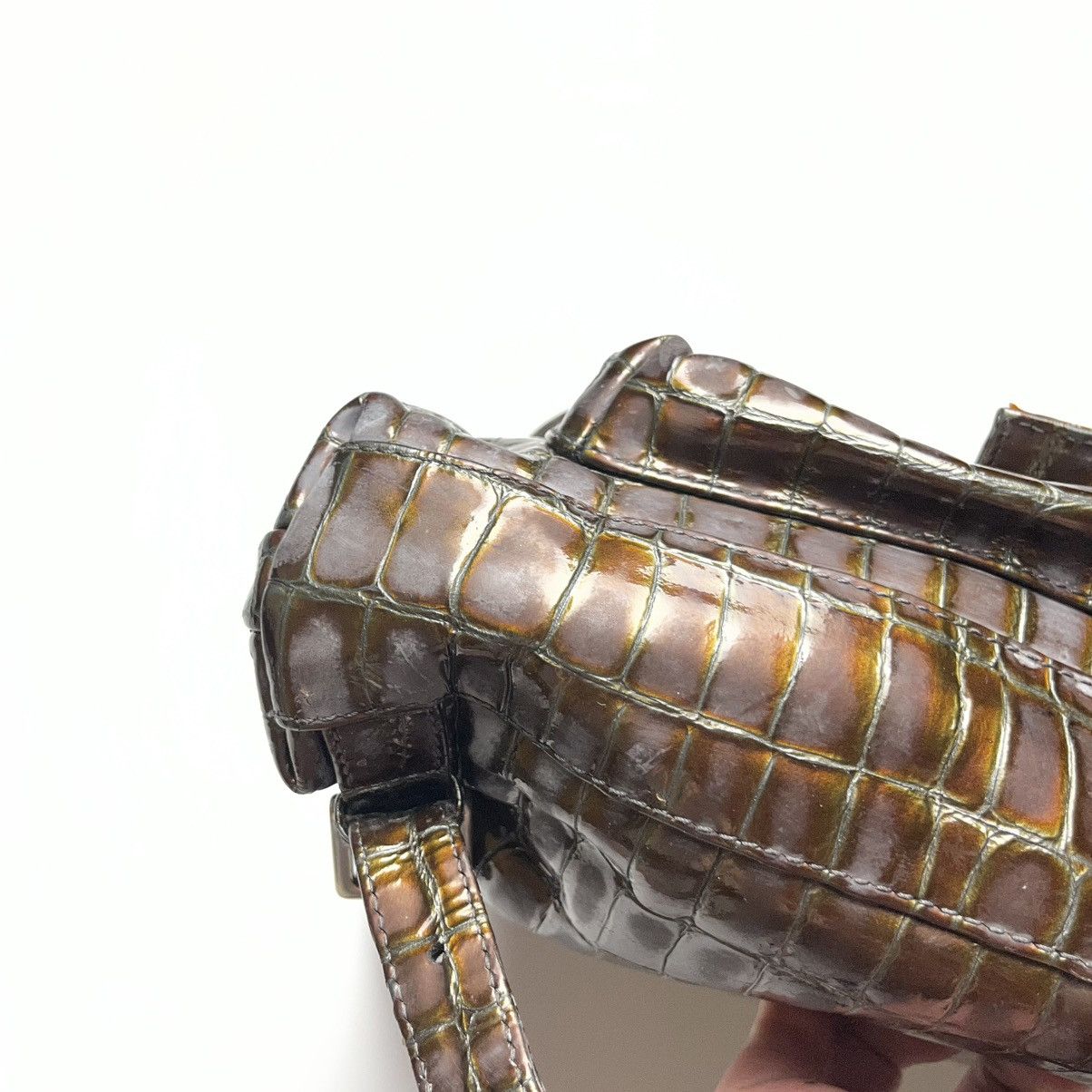Moschino Rare Moschino Y2K Croc Embossed Mini Backpack Patent Leather Size ONE SIZE - 6 Thumbnail