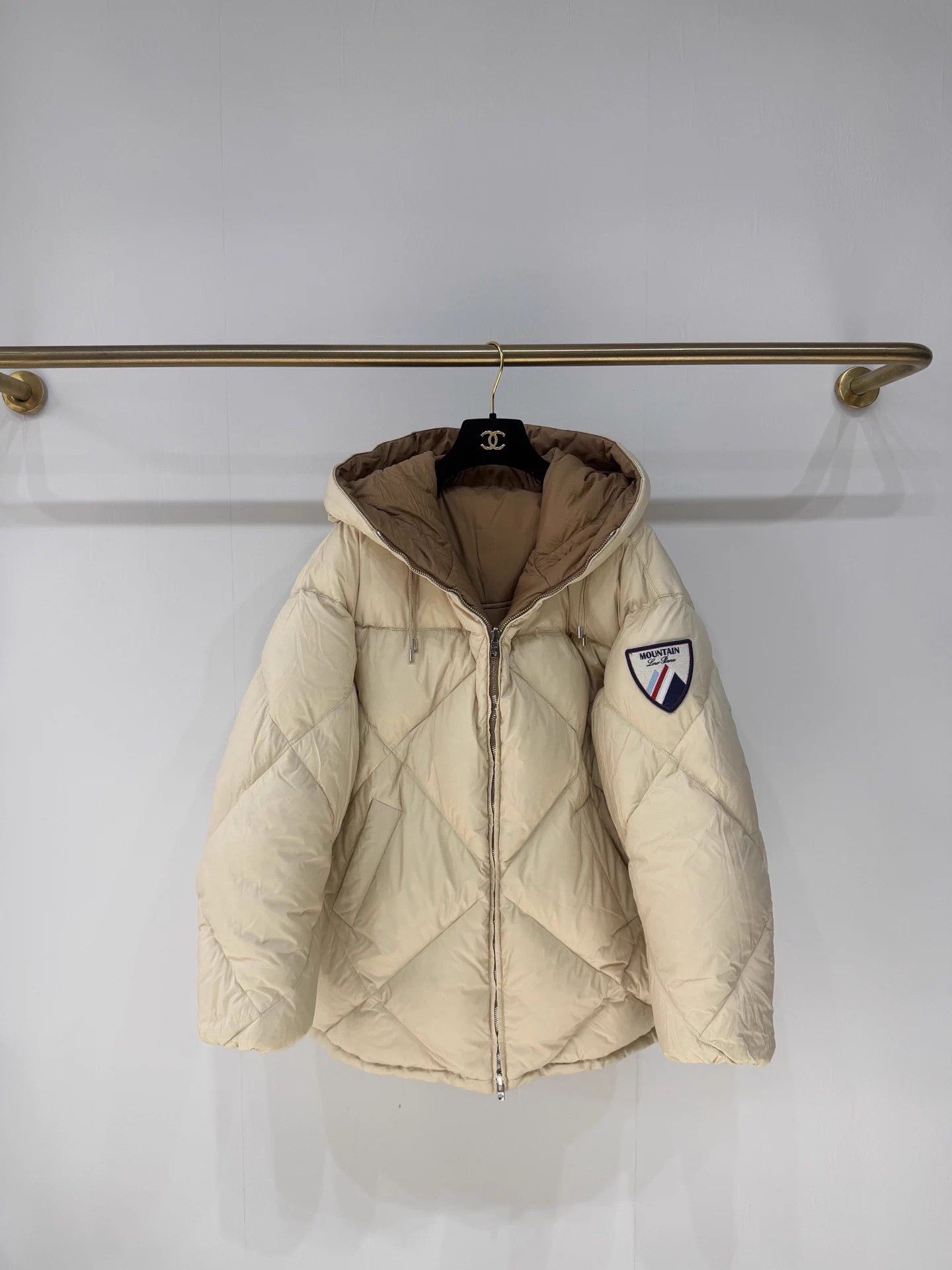 Loro Piana Loro Piana 2T Holiday White Down Puffer 99N XS O Size XS / US 0-2 / IT 36-38 - 1 Thumbnail