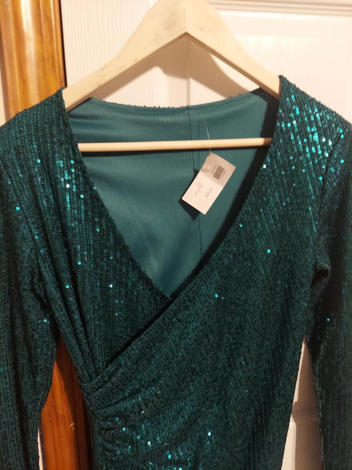 The Unbranded Brand Women's Green Surplice-Neck Long-Sleeve Sequin Dress Size S / US 4 / IT 40 - 4 Thumbnail