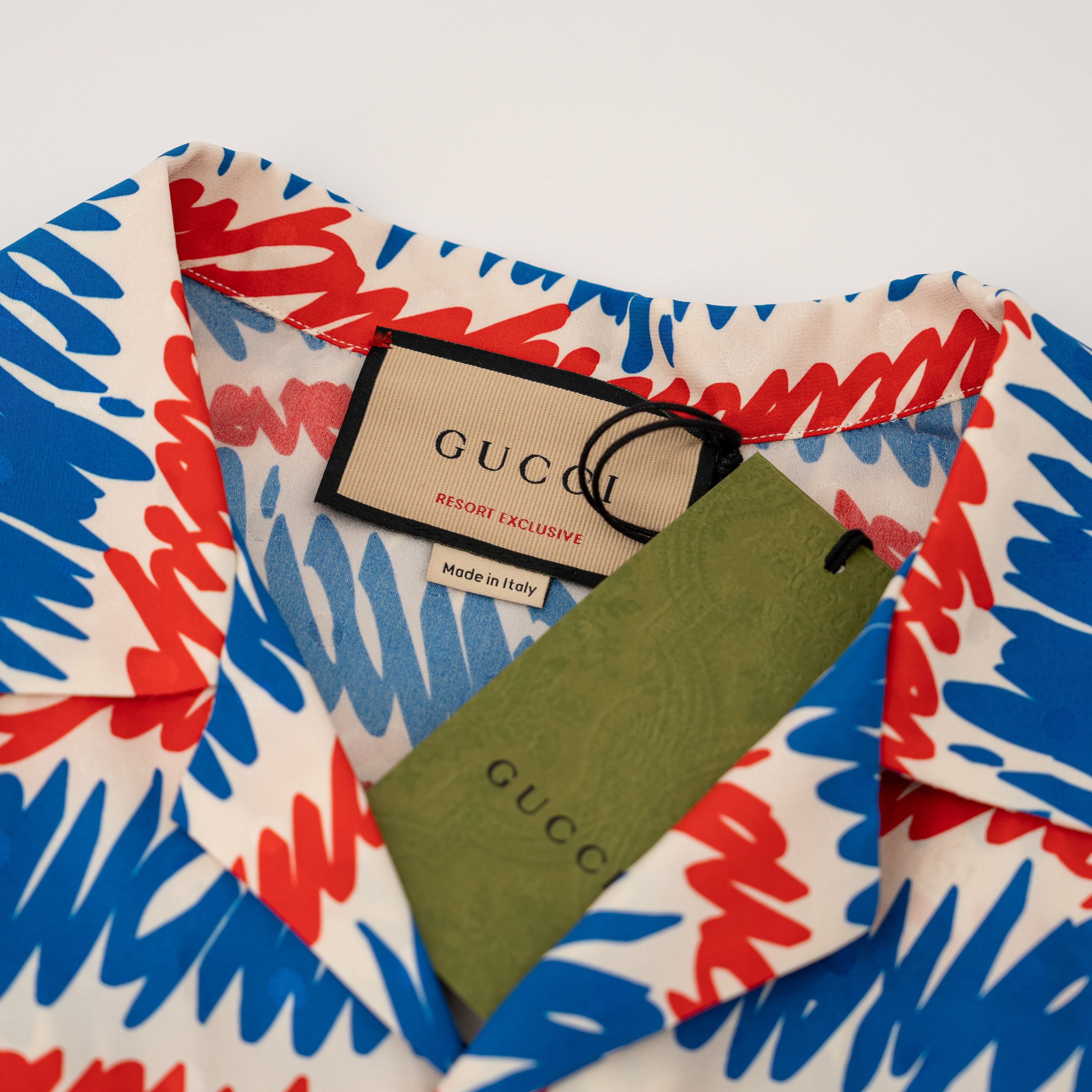 Gucci 48 M Gucci Loves You Print Silk Button Shirt Red Blue White Size US M / EU 48-50 / 2 - 8 Thumbnail
