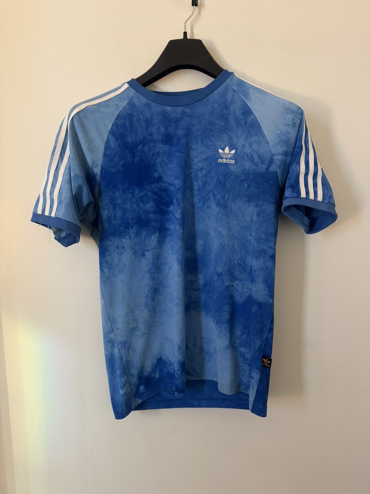 Adidas × Pharrell Adidas x Pharrell Williams HU Tie-Dye Jersey – Size S Size US S / EU 44-46 / 1 - 1 Thumbnail