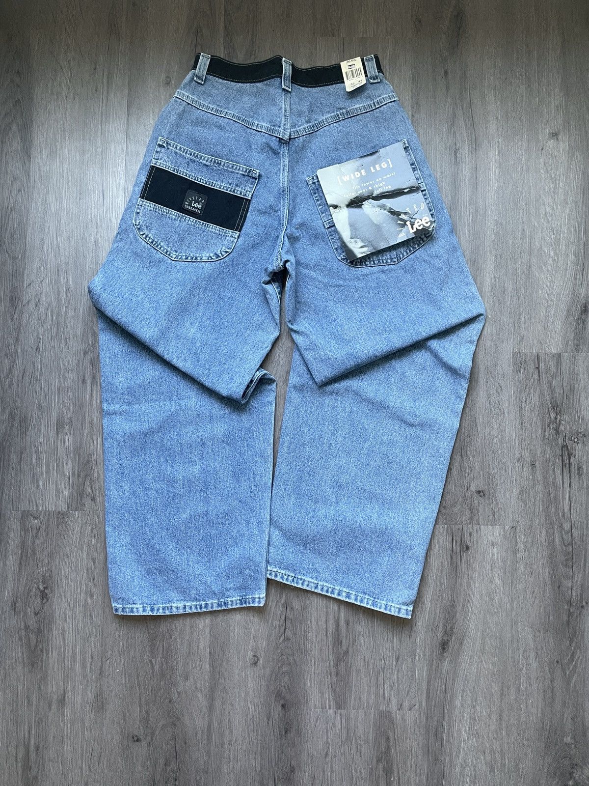 Vintage 90’s Lee “Riveted Wide Leg” Baggy Jeans (Sz.32x32)