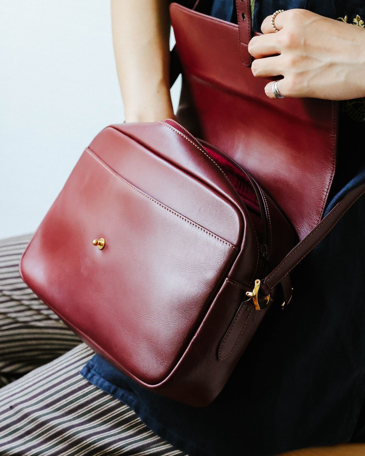 Cartier Cartier Must de Cartier Burgundy Leather Shoulder Bag Size ONE SIZE - 18 Thumbnail