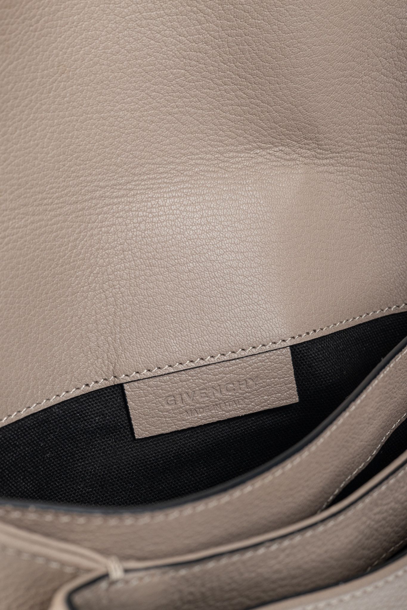 Givenchy Givenchy Antigona Medium Mastic Goat-Leather Envelope Clutch Size ONE SIZE - 9 Thumbnail