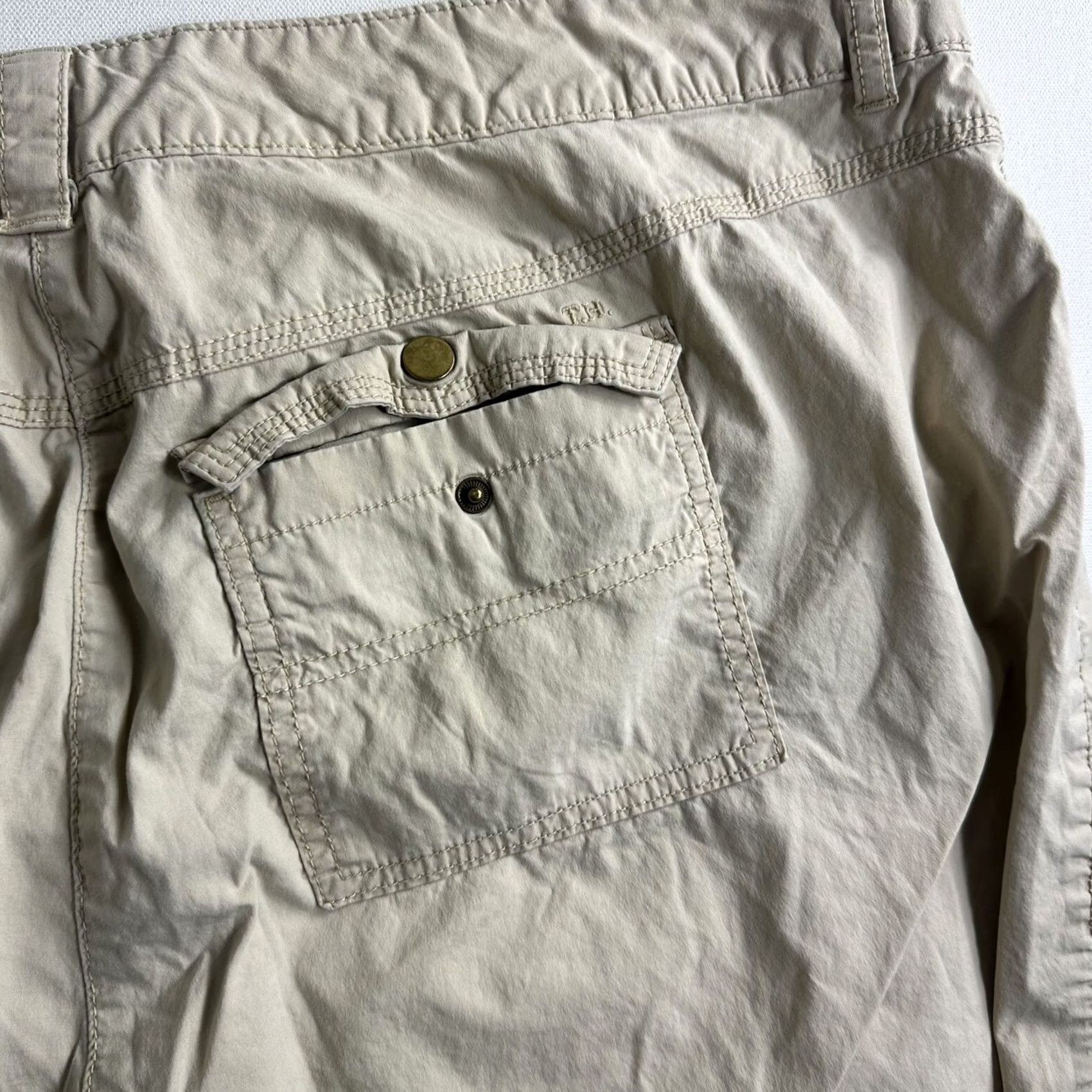 Tommy Hilfiger TOMMY HILFIGER Cargo Pants Women Size 18 Straight Beige Cargo Pants Women Size 18 Men? Size 40" / US 18 - 4 Thumbnail
