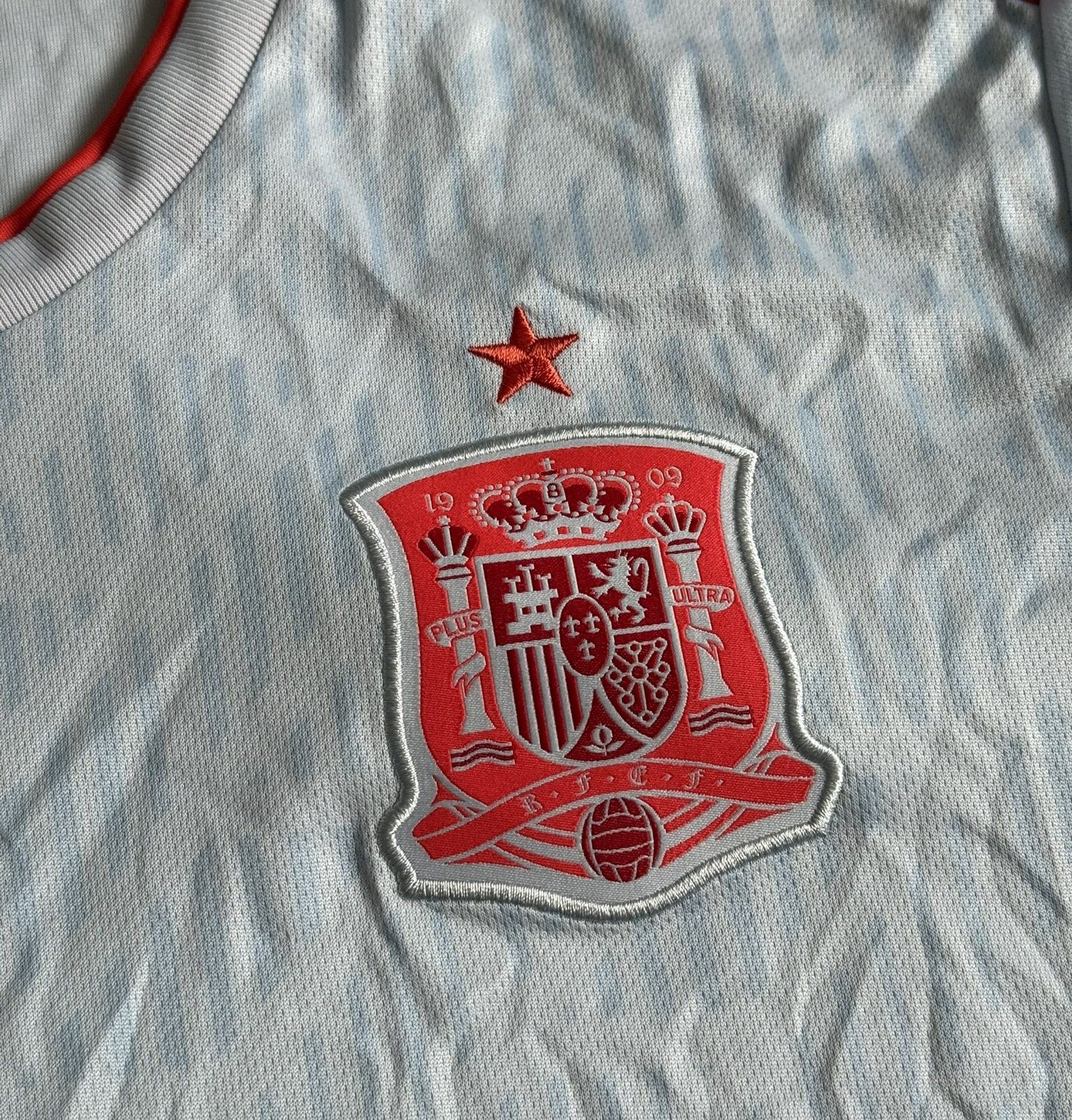 Adidas SPAIN 2018 2019 AWAY SHIRT FOOTBALL SOCCER JERSEY ADIDAS M Size US M / EU 48-50 / 2 - 6 Thumbnail