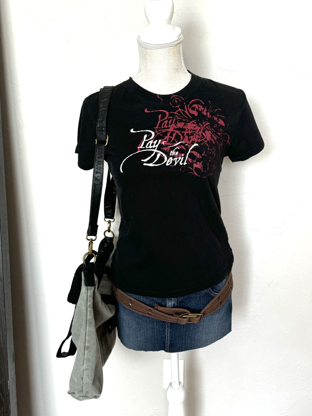 Anvil Anvil Pay The Devil Black Y2K Crew Gothic Womens Size Medium Size S / US 4 / IT 40 - 1 Thumbnail