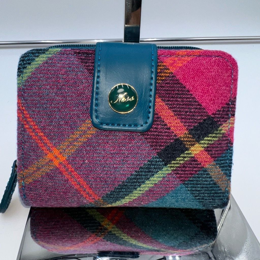 Other Ness Wool and Leather Tartan Made in Scotland Wallet **SEE PICS AND DESCRIPTIONS Size ONE SIZE - 1 Thumbnail