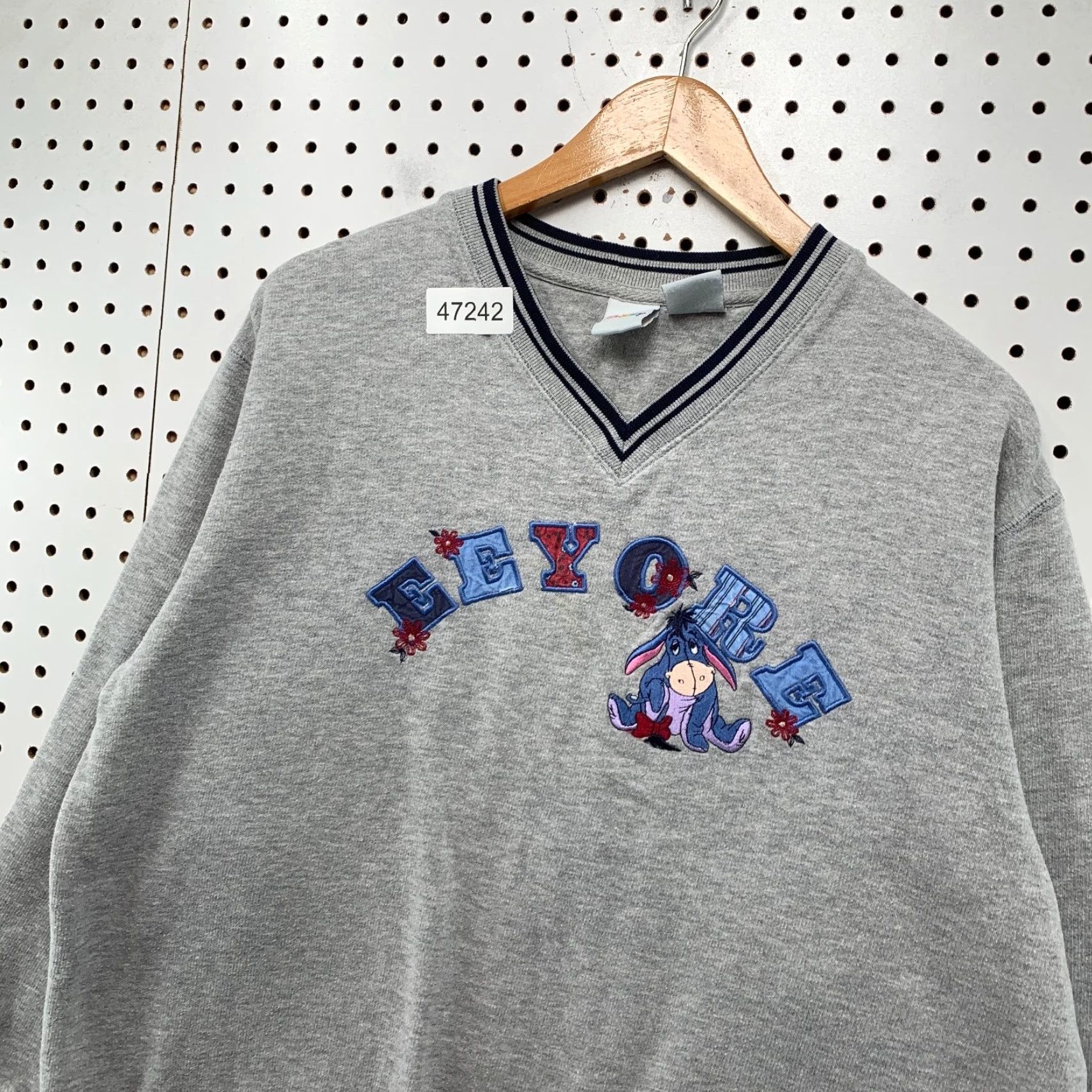 Disney VINTAGE Disney Eeyore Sweatshirt Womens Large Gray Fleece Embroidered Oversized Size L / US 10 / IT 46 - 7 Thumbnail
