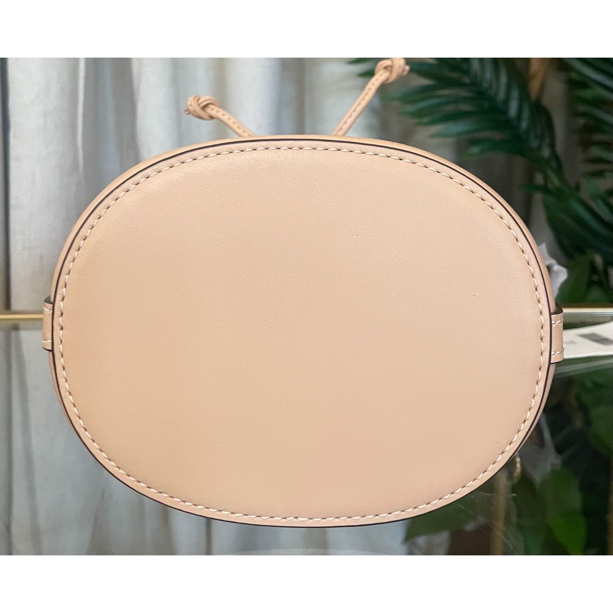 Tory Burch NWT! Tory Burch T Monogram Embossed Patent Leather Bucket Ba Size ONE SIZE - 10 Thumbnail