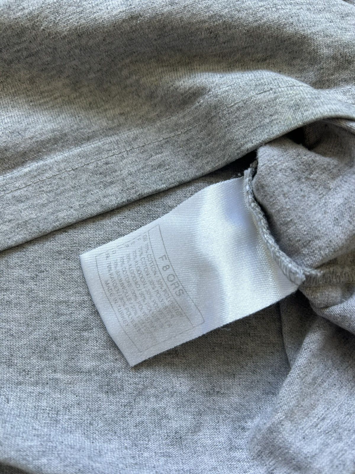 Vintage Vintage shirt tee V large Nike Size US L / EU 52-54 / 3 - 9 Thumbnail