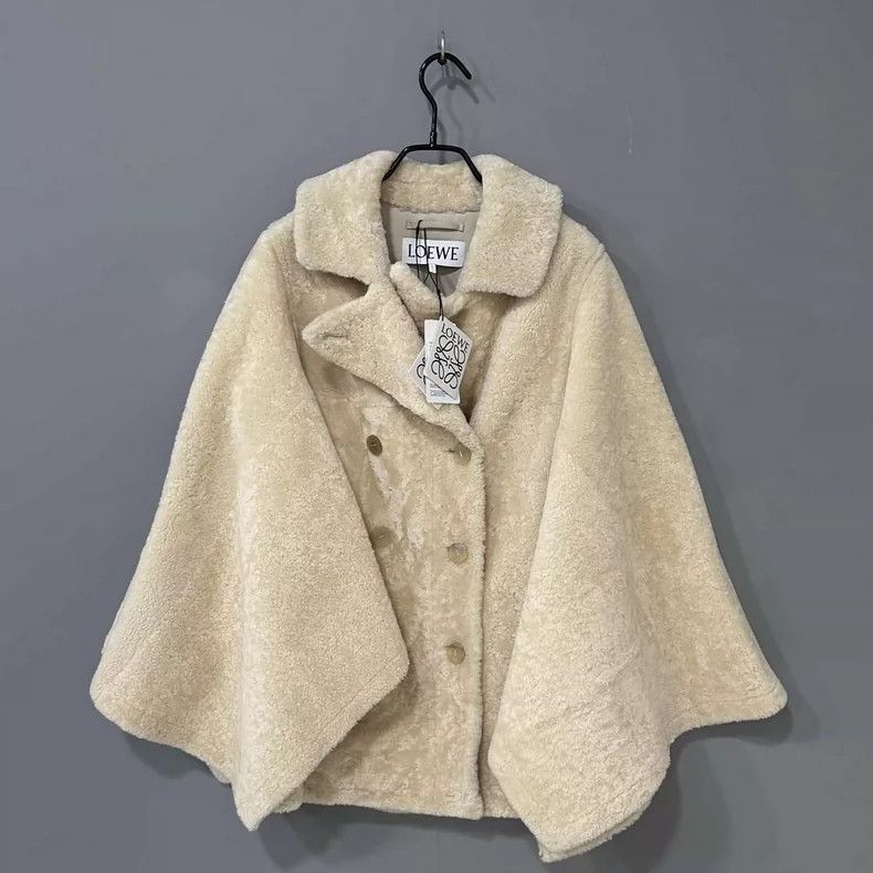 Loewe LOEWE A beige Teddy coat Size 4XL / US 24-26 - 1 Thumbnail