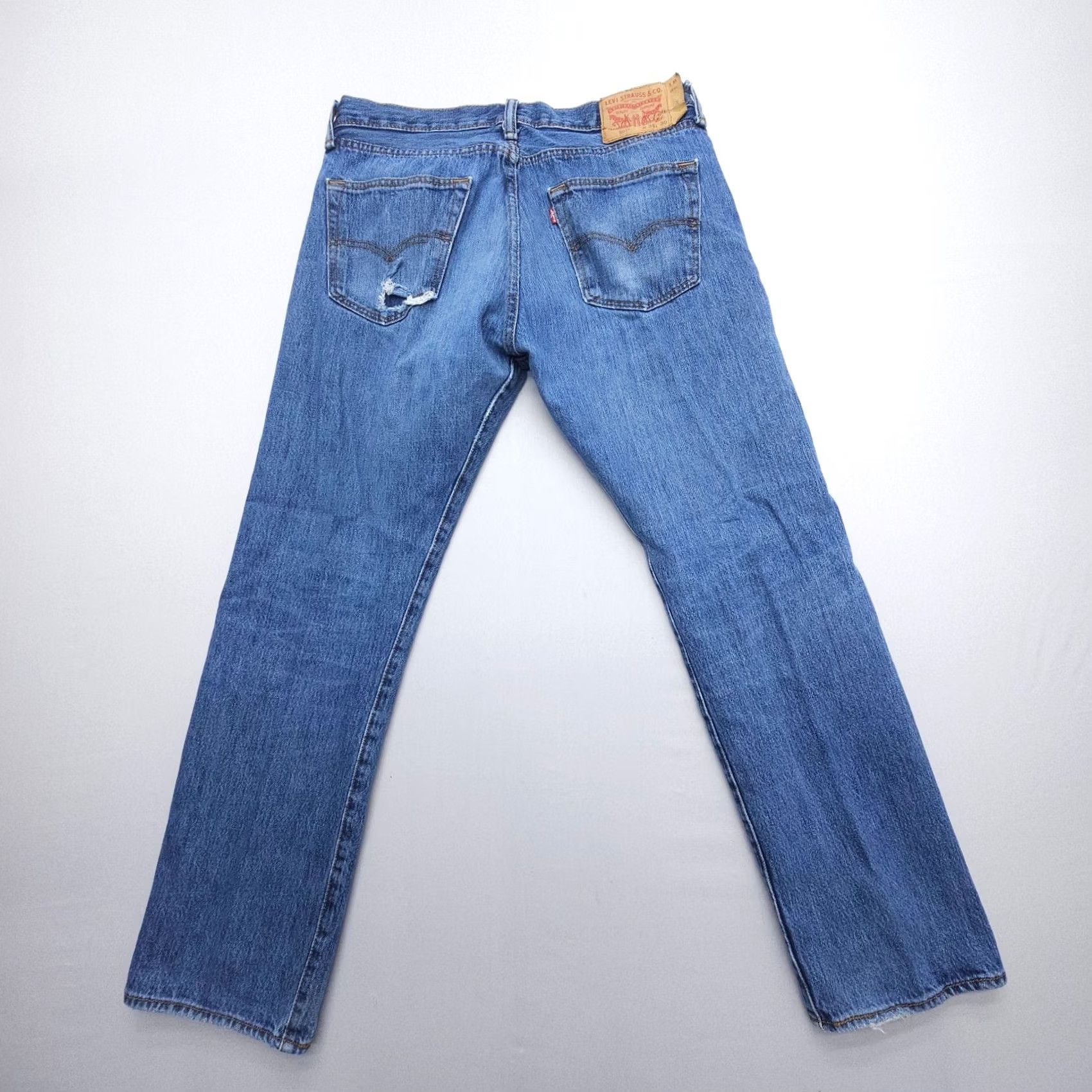 Levi's Levi's 501 Jeans Mens 34 Regular Blue 100% Cotton Rigid Denim Button Fly Distressed Pockets Vintage: No Size US 34 / EU 50 - 2 Thumbnail