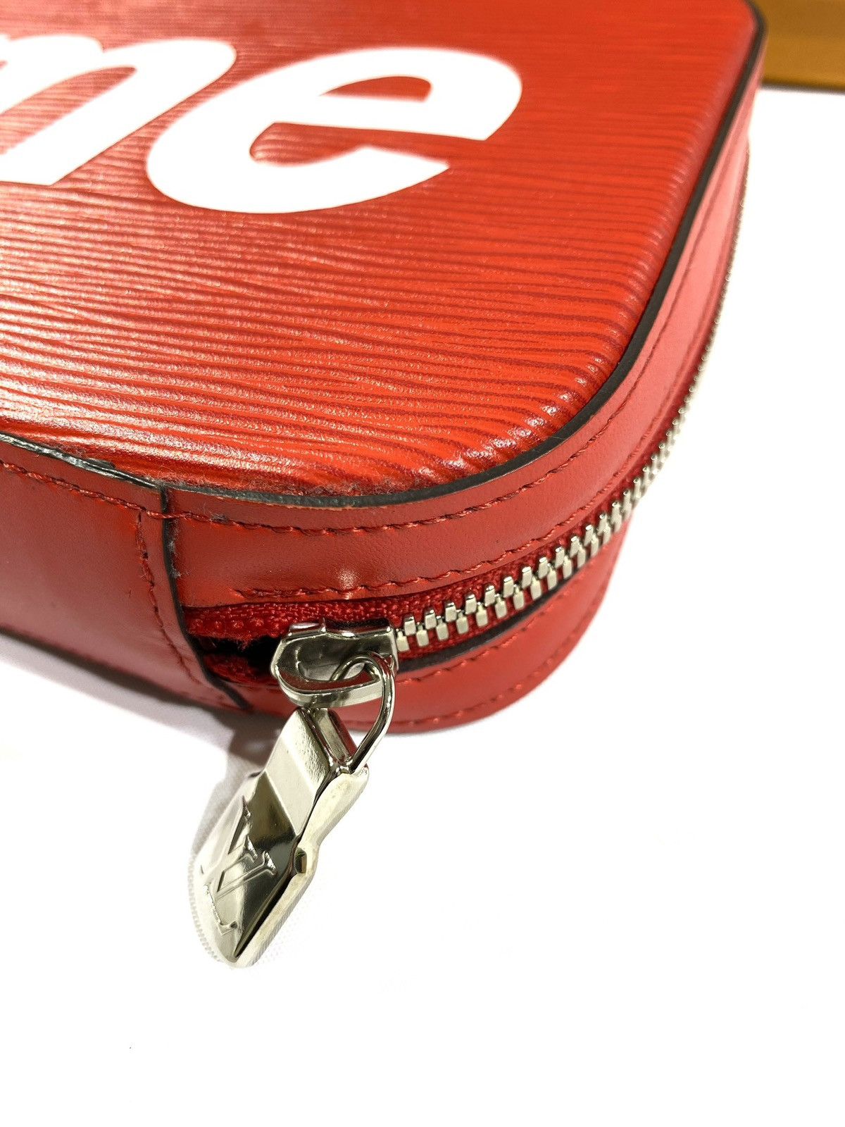 Louis Vuitton × Supreme Louis Vuitton X SUPREME 1 OF 1 Sample Unreleased Hand Clutch Size ONE SIZE - 13 Thumbnail
