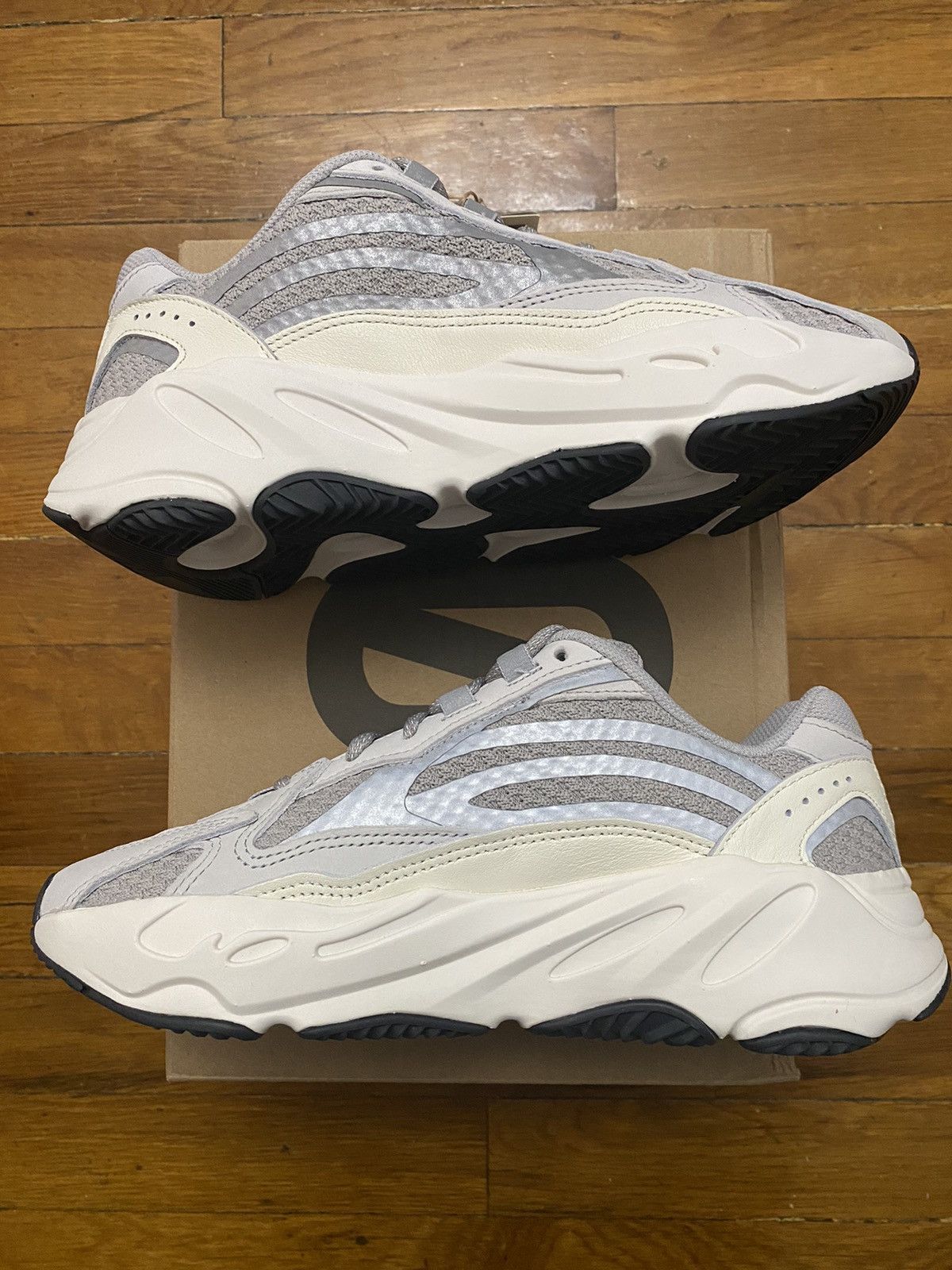 Adidas Size 7 - Adidas Yeezy Boost 700 V2 Static Grey Cream Men’s Size US 7 / EU 40 - 3 Thumbnail