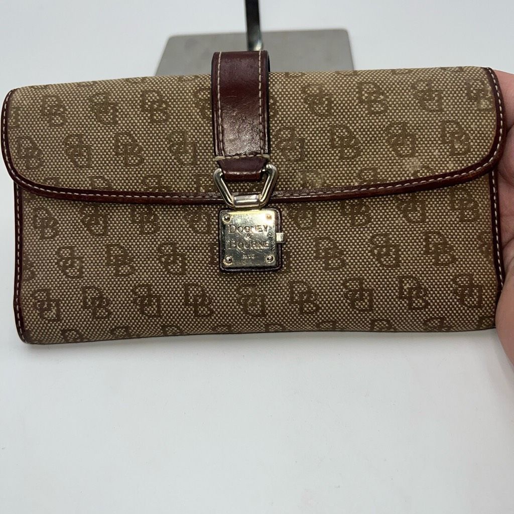 Dooney & Bourke Dooney & Bourke Vintage Piston Lock Long Canvas Signature Wa Size ONE SIZE - 3 Thumbnail
