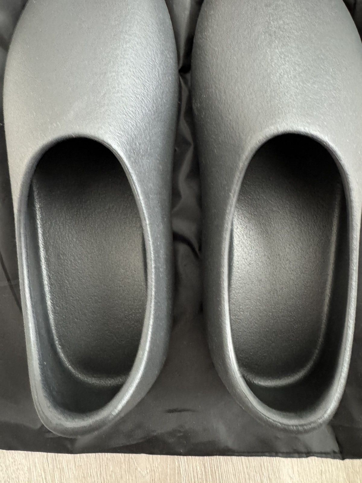 Yeezy Yzy SL-01 Slip On Size US 10 / EU 43 - 6 Thumbnail