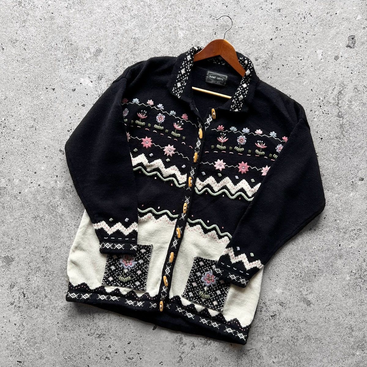 Vintage Avant Garde Vintage Womens 90s Long Sleeve Floral Cardigan Size ONE SIZE - 4 Thumbnail