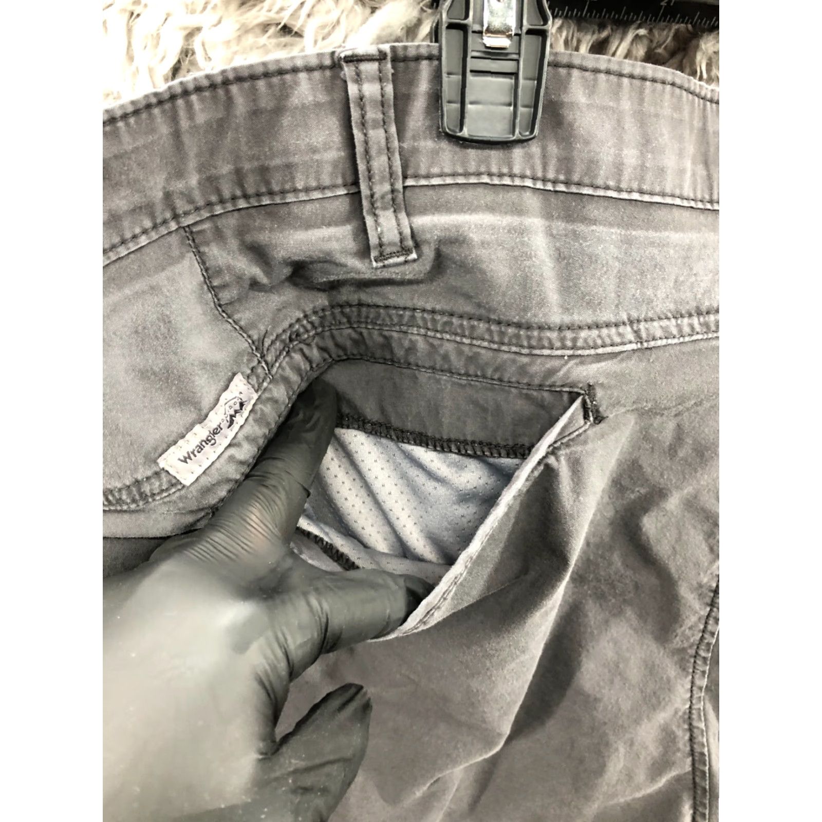 Wrangler Wrangler Shorts Mens 46 Bermuda Reg Gray Medium Wash Cotton Blend 5-Pocket Logo Size US 30 / EU 46 - 6 Thumbnail