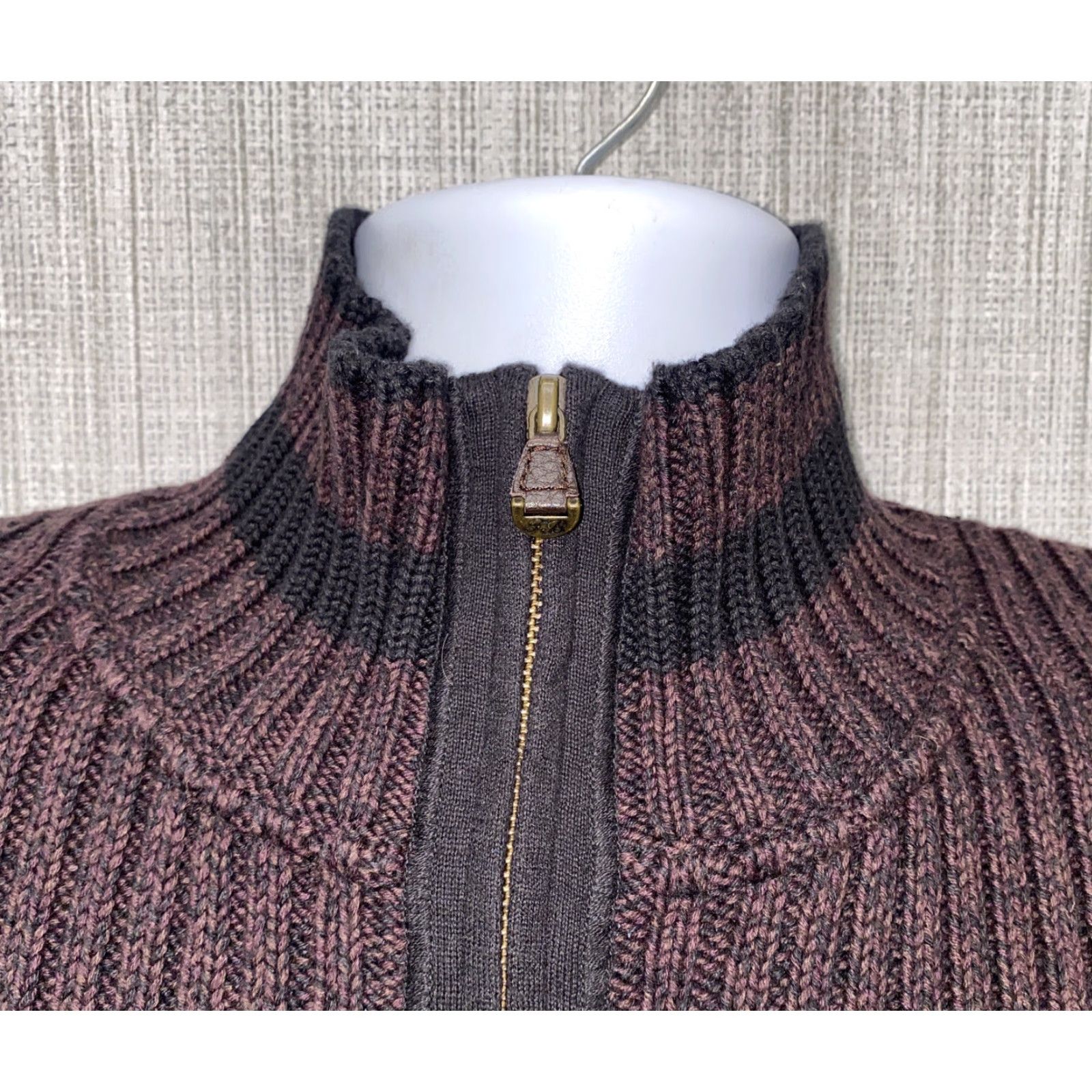 Tommy Bahama Tommy Bahama Men’s Wool Blend Pullover Sweater 1/2 Zip Brown Size Large Size US L / EU 52-54 / 3 - 3 Thumbnail