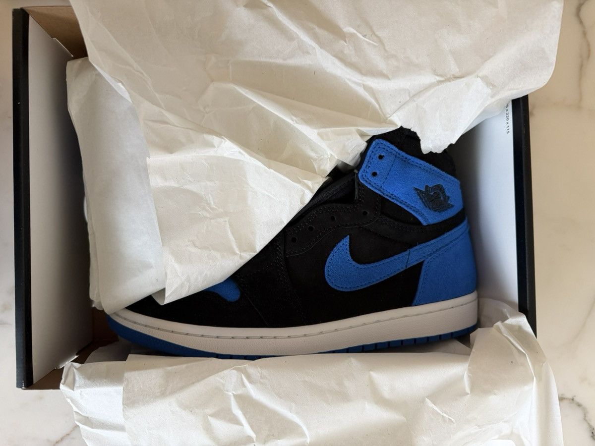 Jordan Brand Air Jordan 1 Retro High OG Royal Suede Size US 8 / EU 41 - 2 Thumbnail