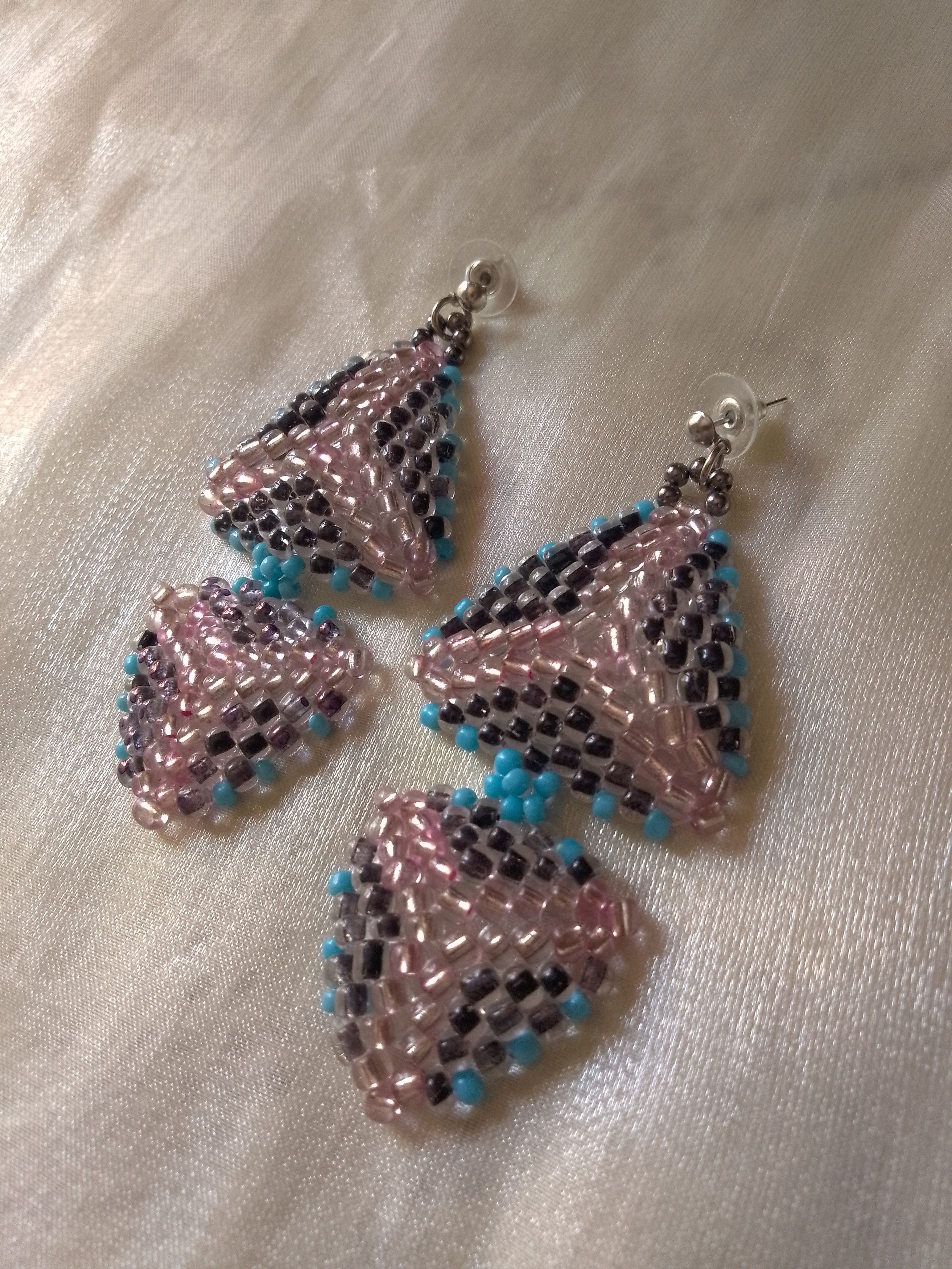 Handmade Earrings Triangular Black Pink Ethnic Native Americans Size ONE SIZE - 2 Thumbnail
