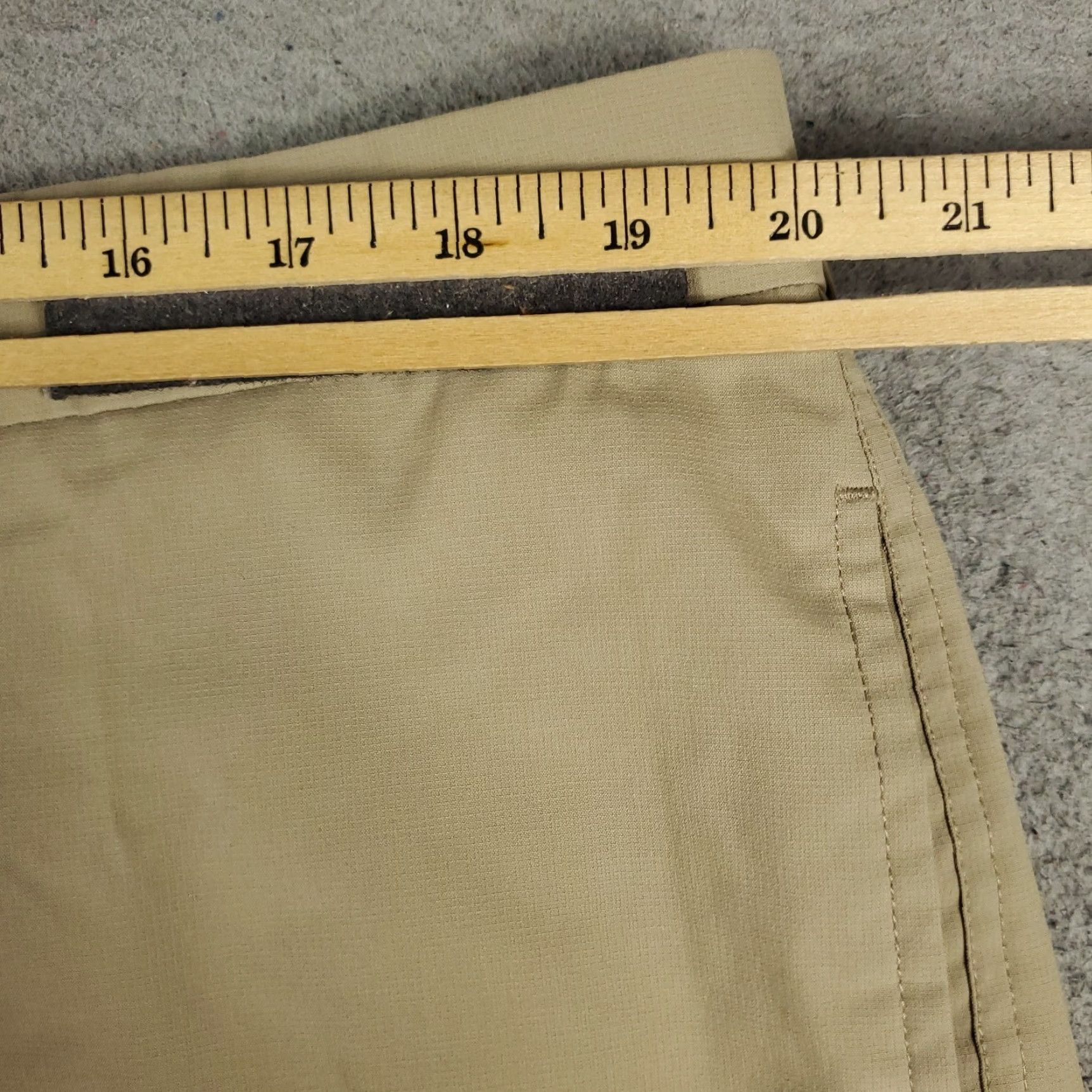Vintage Greg Norman Shorts Mens 40 Beige Flat Front Chino Golf Casual Size US 40 / EU 56 - 4 Thumbnail