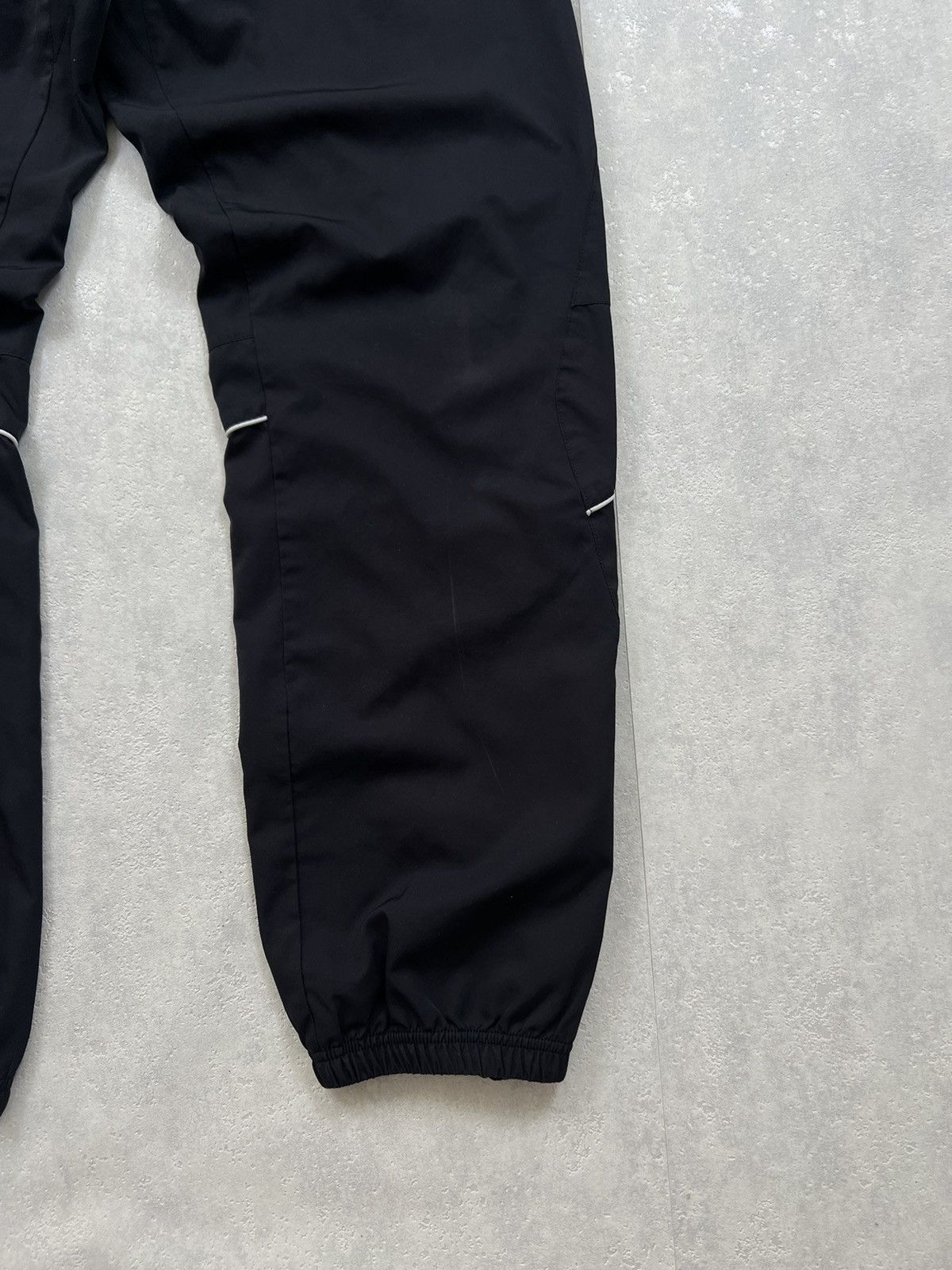 Nike 00's NIKE SWOOSH LOGO BAGGY Y2K TRACK PANTS GORPCORE Size US 32 / EU 48 - 2 Thumbnail