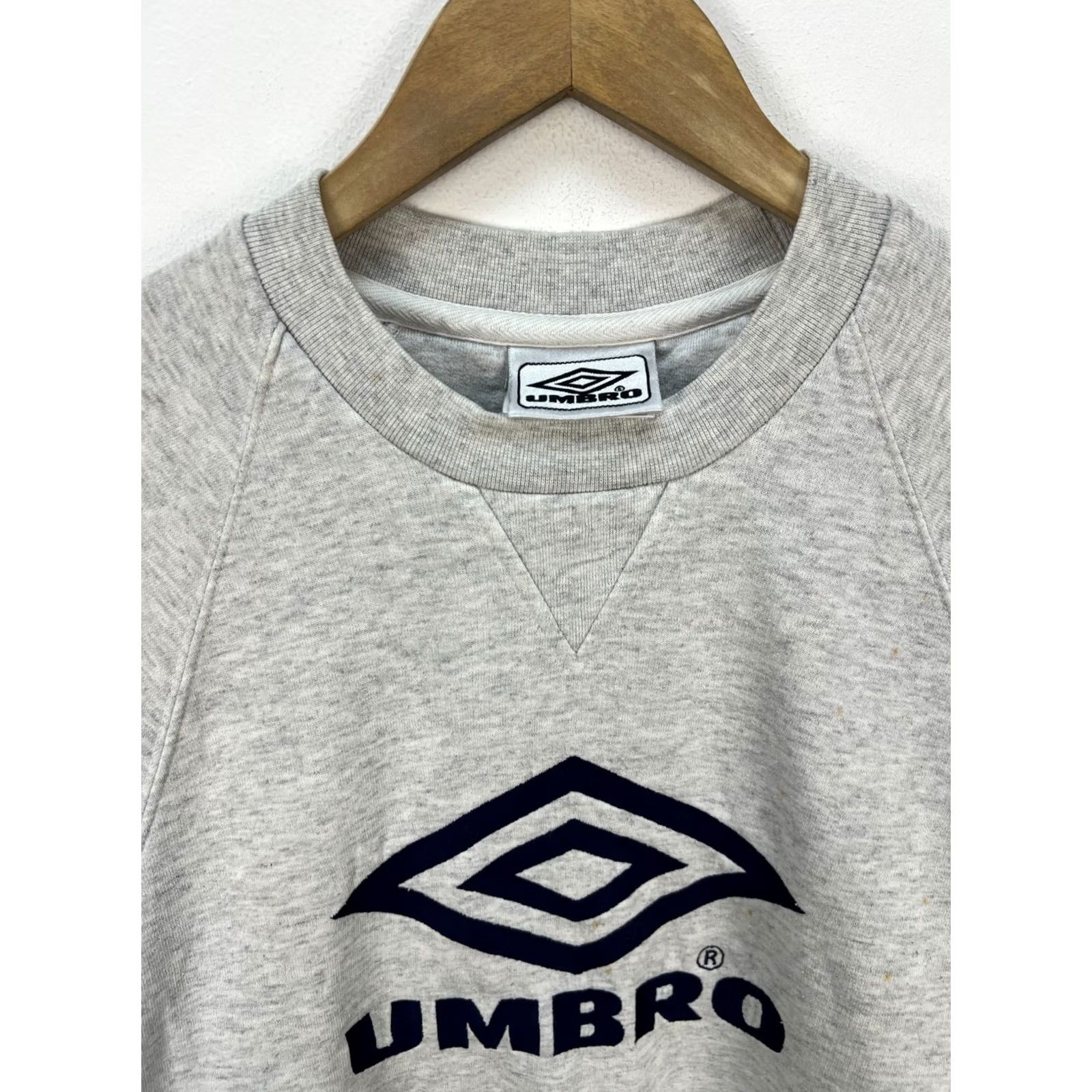 Umbro VINTAGE Umbro Sweatshirt Football Logo 90s Retro Size S Mens Gray Cotton Crew Neck Long Sleeve Pullover All Seasons Size US S / EU 44-46 / 1 - 3 Thumbnail