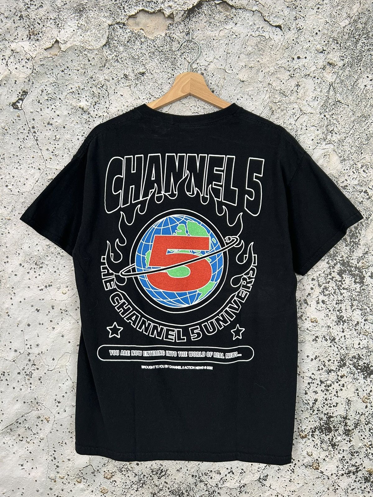 Other Vintage Channel 5 Streetwear Graphic Tee Retro Hype Y2K Size US L / EU 52-54 / 3 - 1 Thumbnail