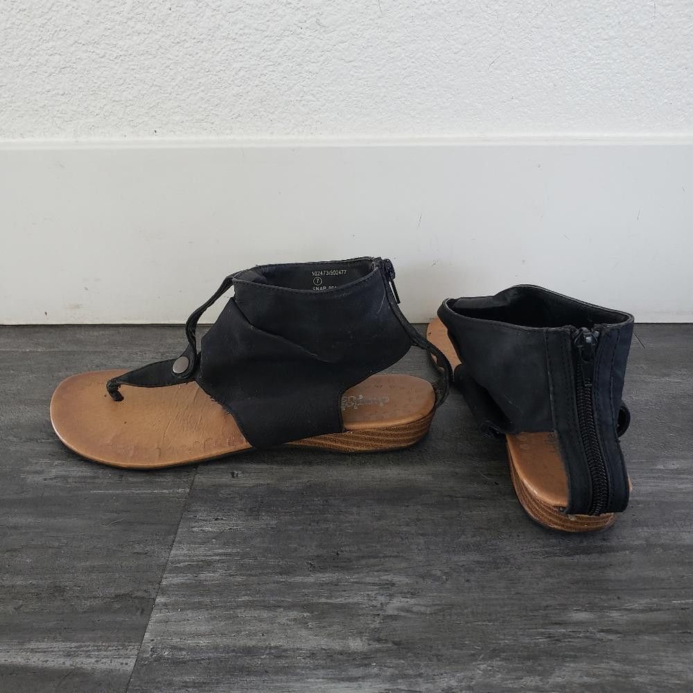 Designer Black Charlotte Russe Snap Sandal Size US 7 / IT 37 - 3 Thumbnail