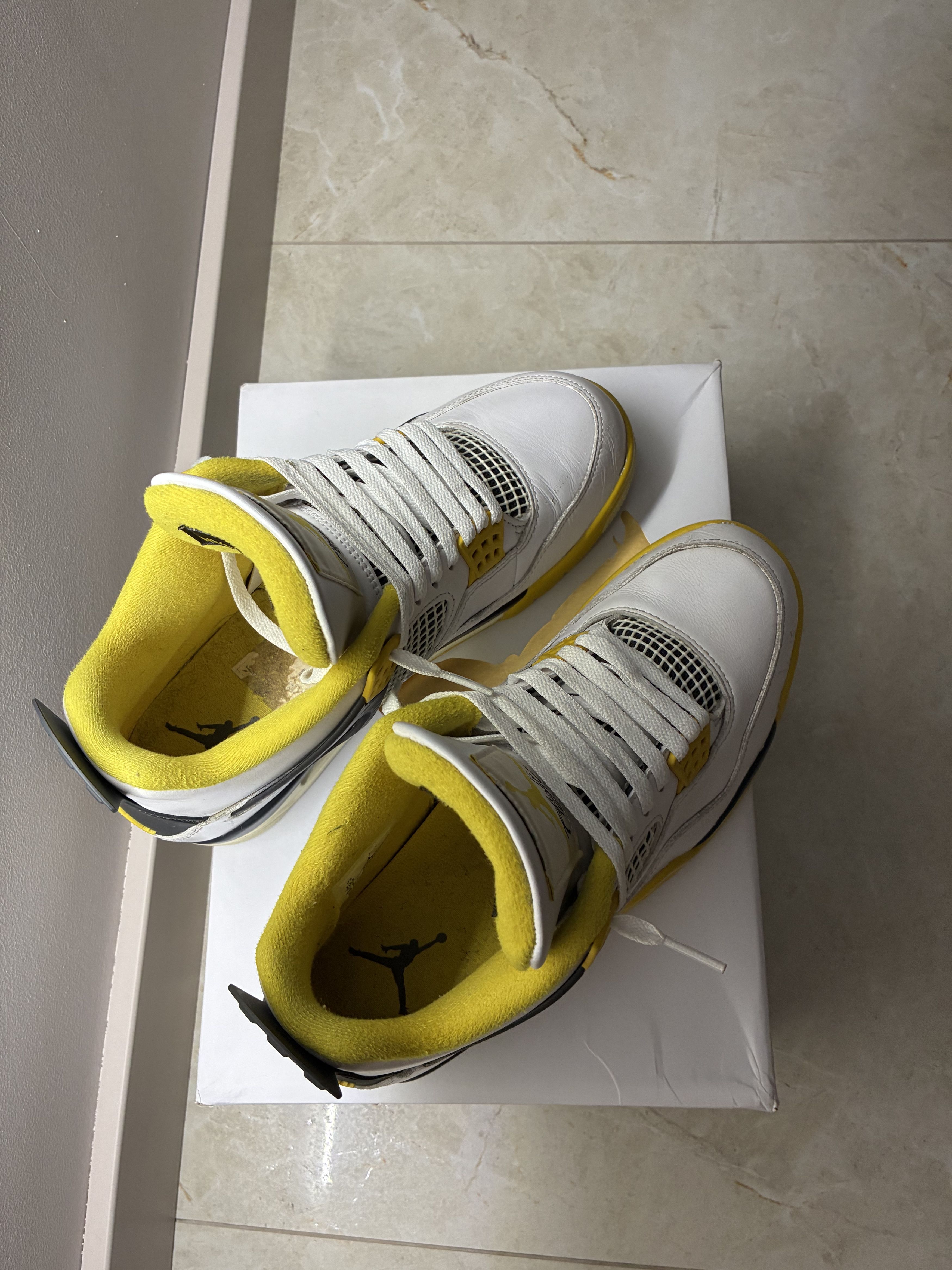 Jordan Brand jordan 4 vivid sulfur Size US 9.5 / EU 42-43 - 3 Thumbnail