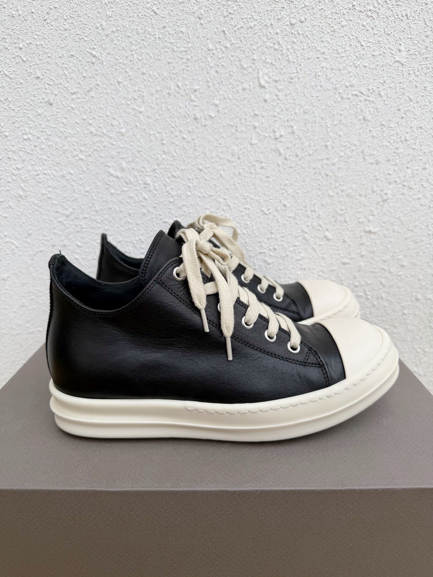 Rick Owens Rick Owens x Converse Women Leather Low-Top Size US 6 / IT 36 - 1 Thumbnail