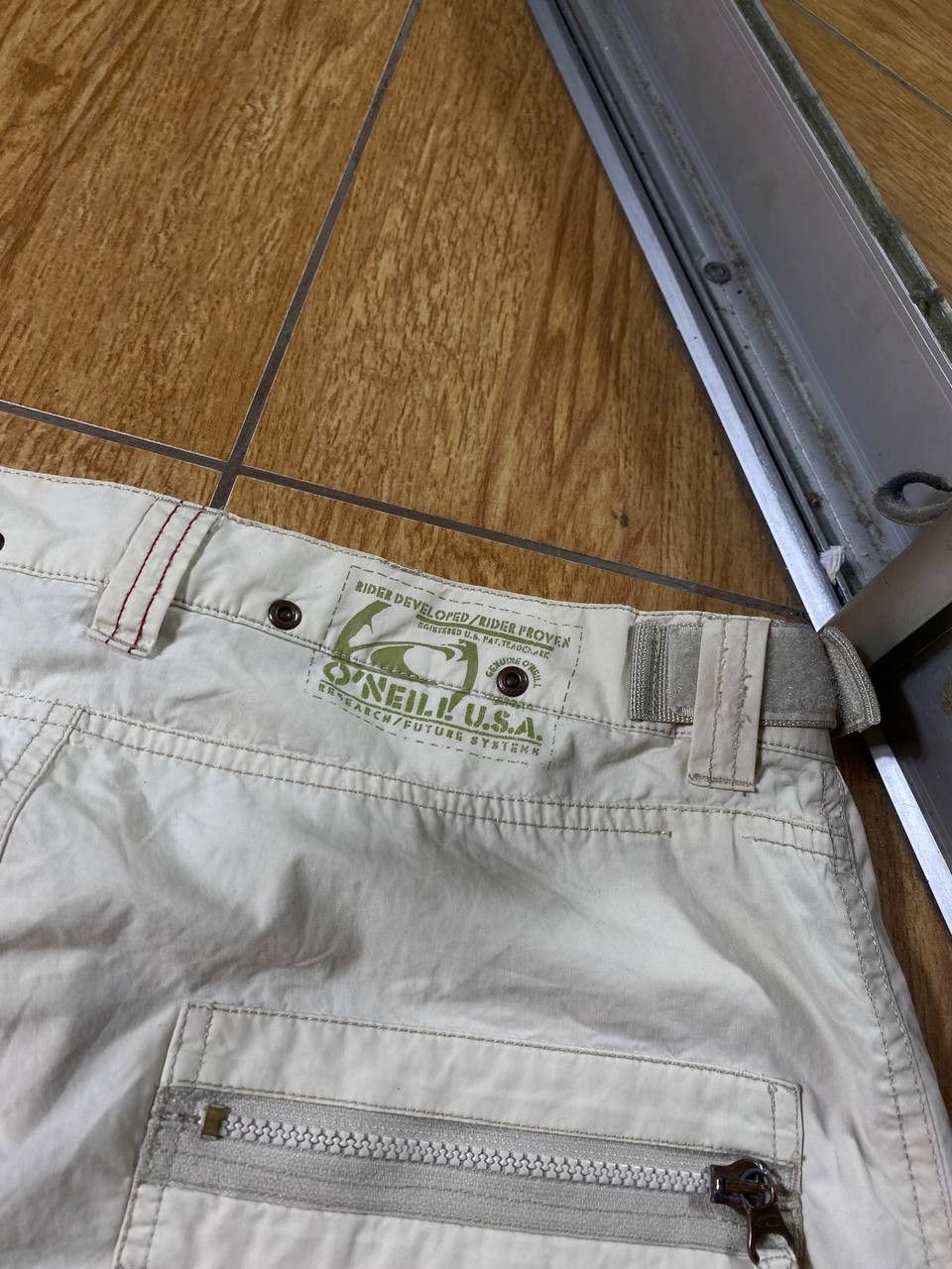 Vintage O'Neill Board Shorts Men’s 30 White Cargo Pockets Surf Swim Size US 30 / EU 46 - 16 Thumbnail