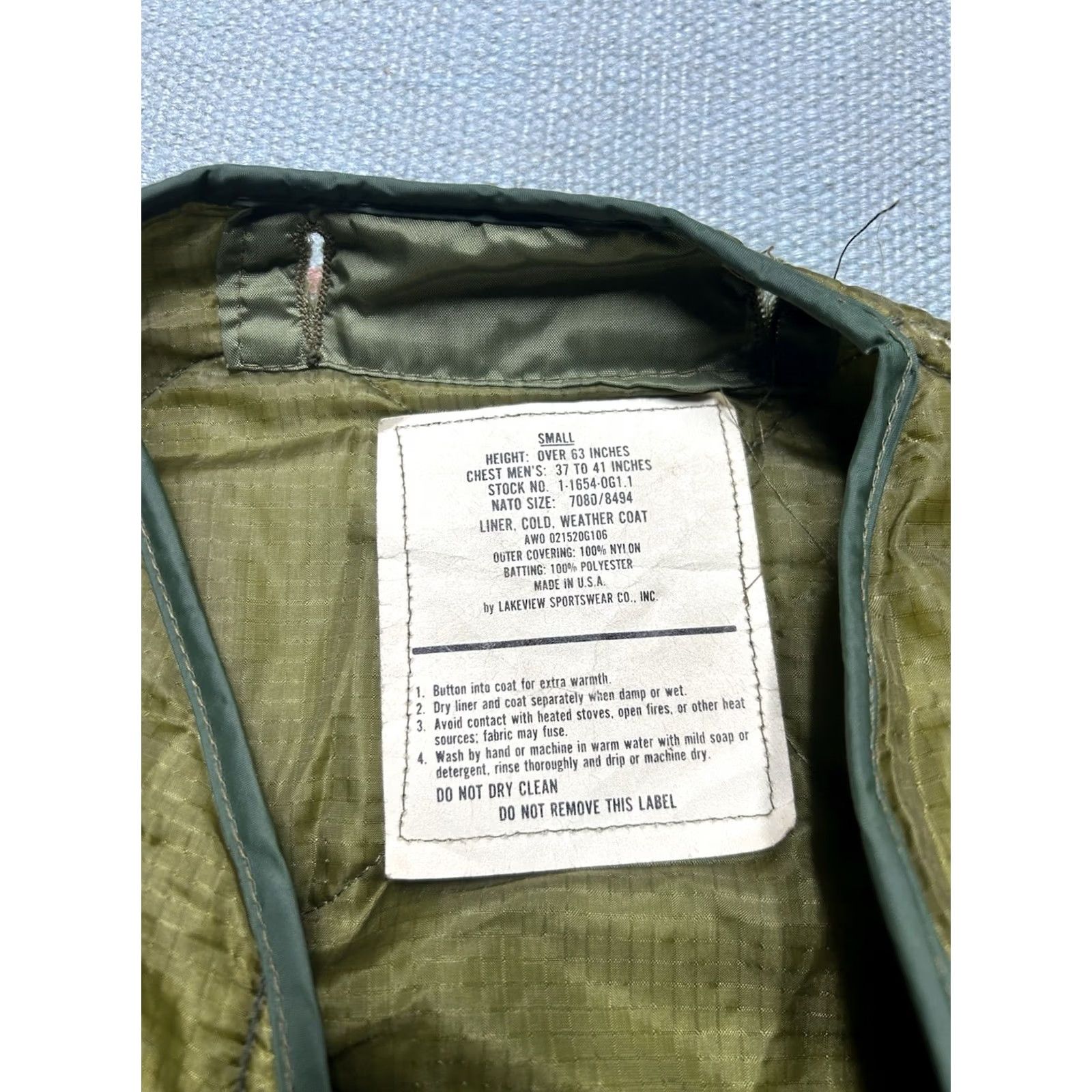 Vintage VINTAGE Field M65 Coat Military Jacket Liner Green Quilted Small Mens Shirt? Size US S / EU 44-46 / 1 - 4 Thumbnail