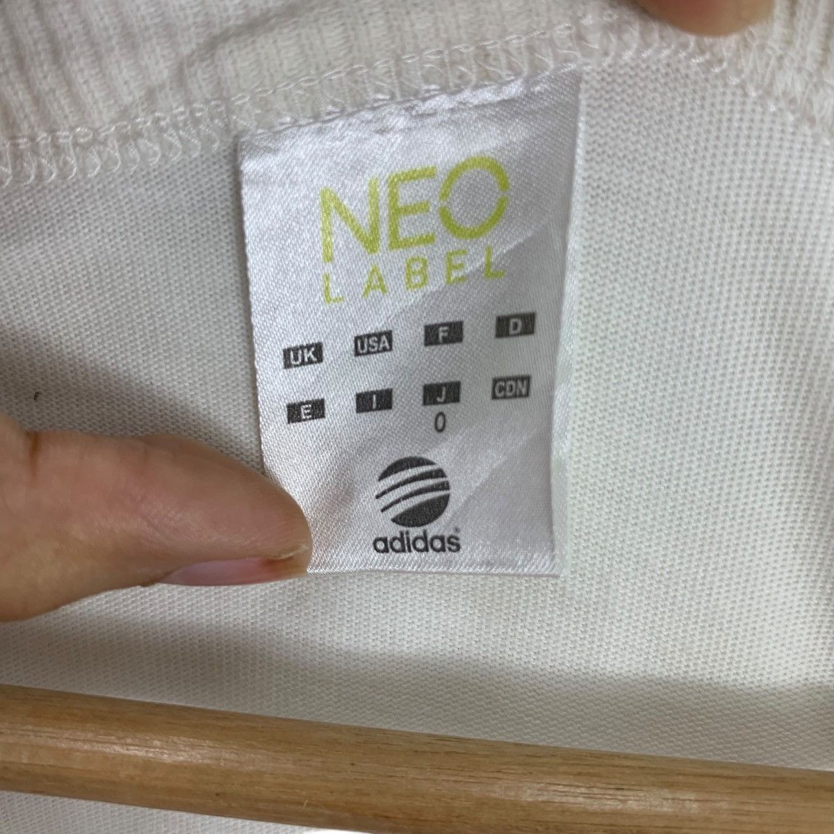 Adidas ADIDAS NEO LABEL Native Aztec Navajo Logo Tee Shirt Top Size M / US 6-8 / IT 42-44 - 5 Thumbnail