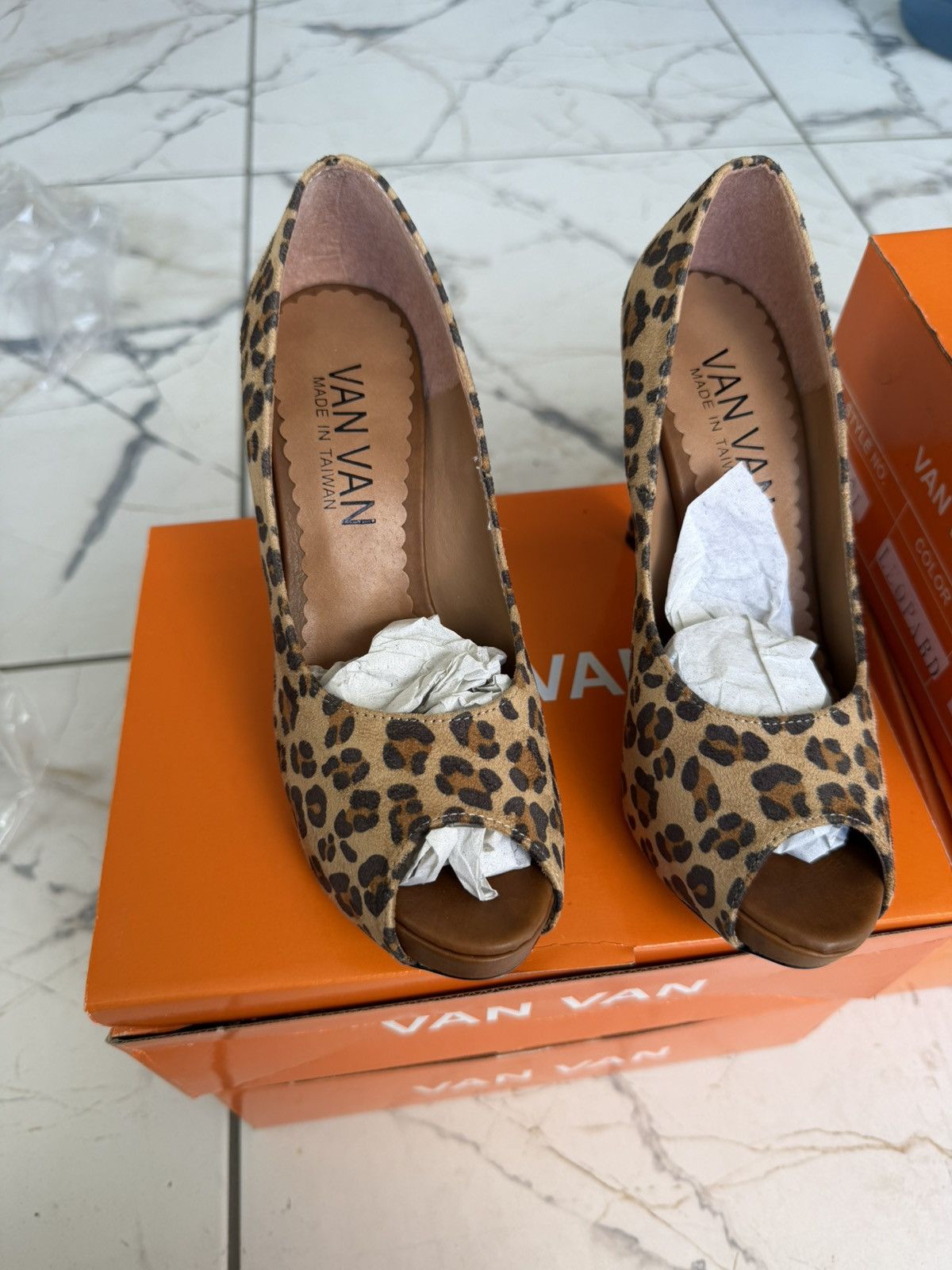 Other Comfortable Women Heels Casual Leopard Color Size US 6 / IT 36 - 1 Thumbnail
