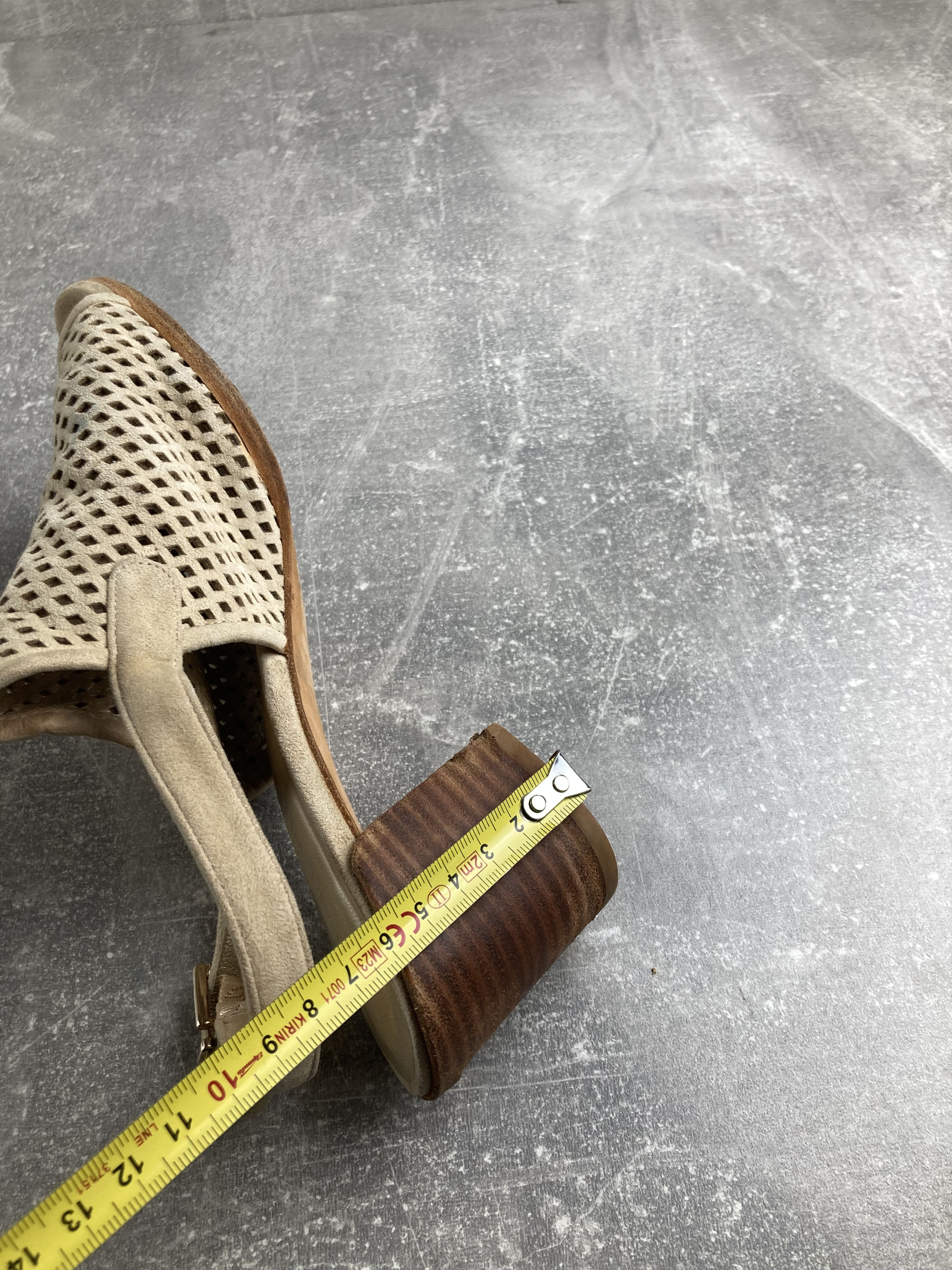 Stuart Weitzman stuart Weitzman popular beach suede/lesther heel sandals Size US 7.5 / IT 37.5 - 14 Thumbnail